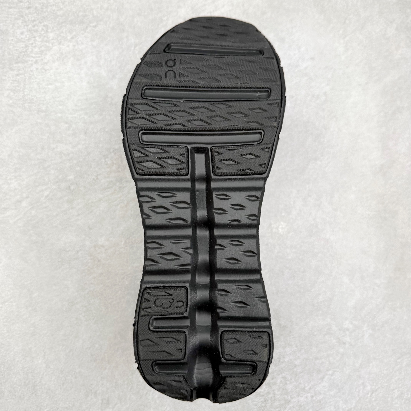 图片[9]-On Cloudtilt 昂跑减震生活休闲鞋 此运动品牌 开创于2010年 缓震着陆、强效回弹、轻柔质感的设计构思始终是ON研制关键 与此同时基于“为全球提供革新性的跑步感受”信念 陆续推出了多款跑鞋及其以专业运动人体跑步工程学为设计关键的功能性跑步服饰设备 让跑者不费力气地畅快畅跑 尺码：36 36.5 37.5 38 38.5 39 40 40.5 41 42 42.5 43 44 44.5 45-选品中心