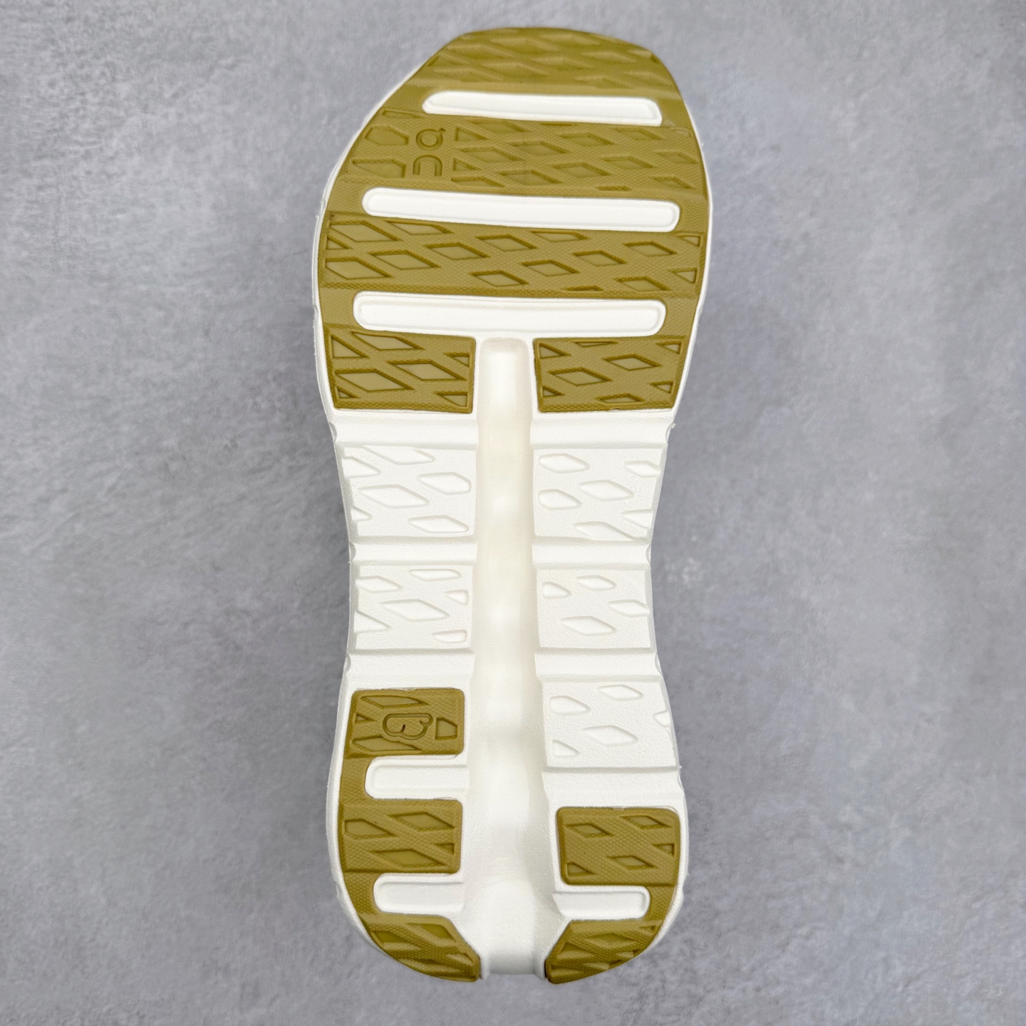 图片[9]-On Cloudtilt 昂跑减震生活休闲鞋 此运动品牌 开创于2010年 缓震着陆、强效回弹、轻柔质感的设计构思始终是ON研制关键 与此同时基于“为全球提供革新性的跑步感受”信念 陆续推出了多款跑鞋及其以专业运动人体跑步工程学为设计关键的功能性跑步服饰设备 让跑者不费力气地畅快畅跑 尺码：36 36.5 37.5 38 38.5 39 40 40.5 41 42 42.5 43 44 44.5 45-选品中心