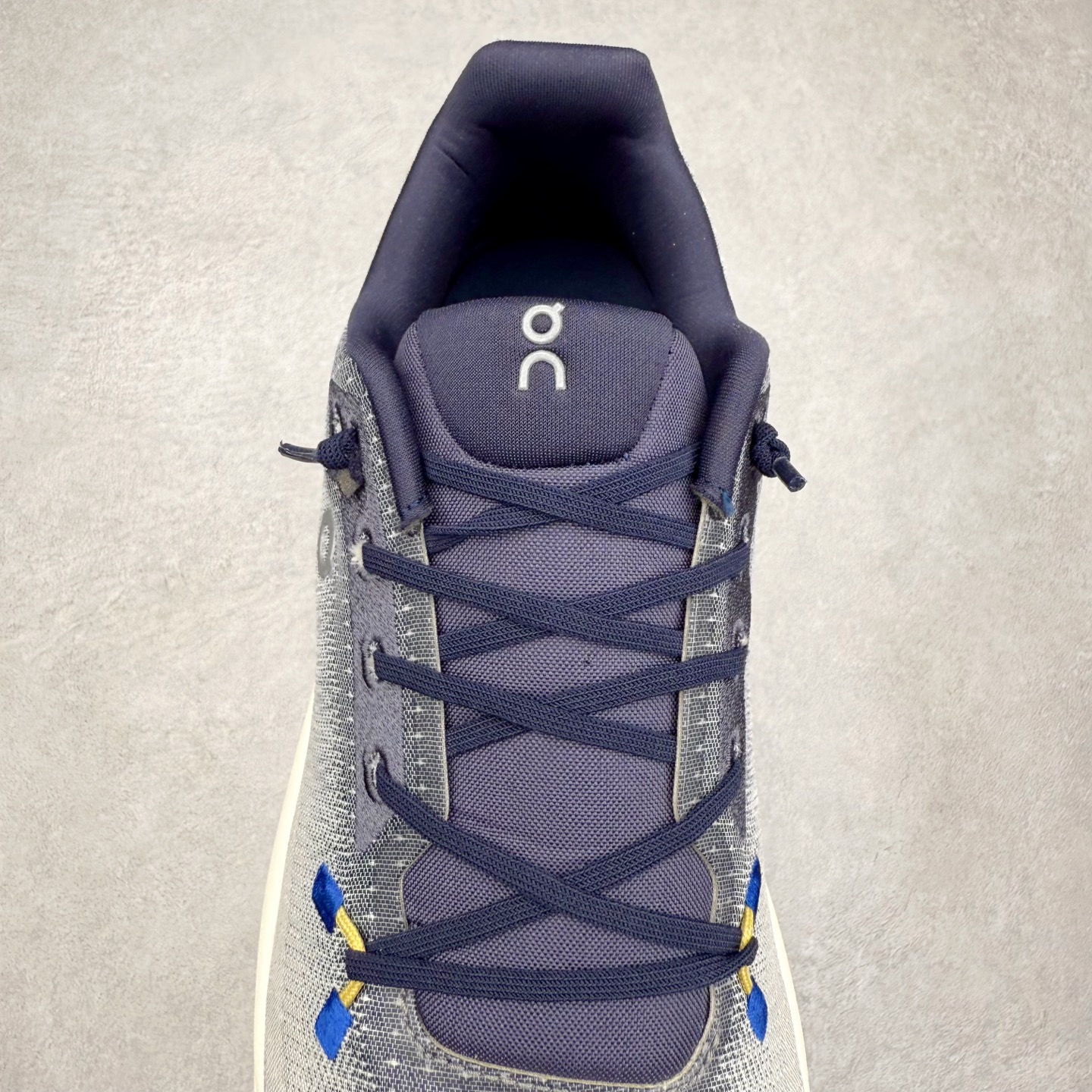 图片[5]-On Cloudtilt 昂跑减震生活休闲鞋 此运动品牌 开创于2010年 缓震着陆、强效回弹、轻柔质感的设计构思始终是ON研制关键 与此同时基于“为全球提供革新性的跑步感受”信念 陆续推出了多款跑鞋及其以专业运动人体跑步工程学为设计关键的功能性跑步服饰设备 让跑者不费力气地畅快畅跑 尺码：36 36.5 37.5 38 38.5 39 40 40.5 41 42 42.5 43 44 44.5 45-选品中心