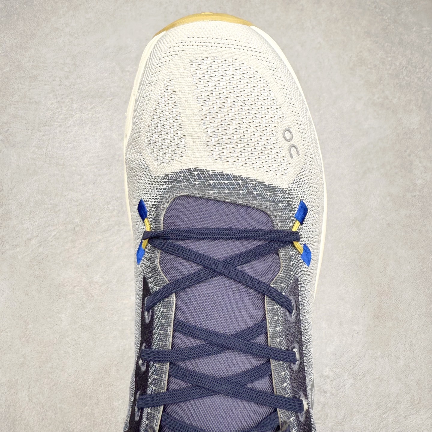 图片[4]-On Cloudtilt 昂跑减震生活休闲鞋 此运动品牌 开创于2010年 缓震着陆、强效回弹、轻柔质感的设计构思始终是ON研制关键 与此同时基于“为全球提供革新性的跑步感受”信念 陆续推出了多款跑鞋及其以专业运动人体跑步工程学为设计关键的功能性跑步服饰设备 让跑者不费力气地畅快畅跑 尺码：36 36.5 37.5 38 38.5 39 40 40.5 41 42 42.5 43 44 44.5 45-选品中心