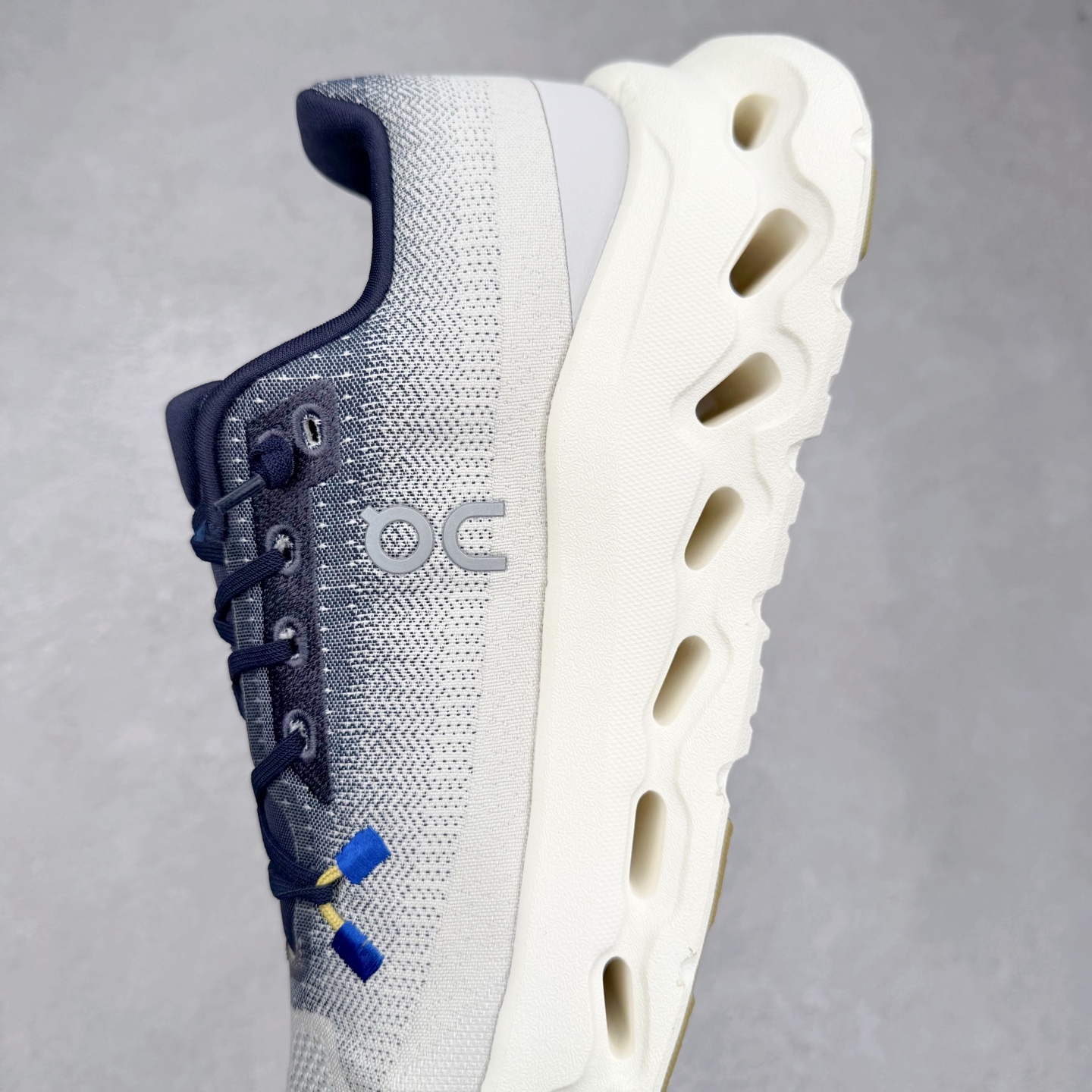 图片[7]-On Cloudtilt 昂跑减震生活休闲鞋 此运动品牌 开创于2010年 缓震着陆、强效回弹、轻柔质感的设计构思始终是ON研制关键 与此同时基于“为全球提供革新性的跑步感受”信念 陆续推出了多款跑鞋及其以专业运动人体跑步工程学为设计关键的功能性跑步服饰设备 让跑者不费力气地畅快畅跑 尺码：36 36.5 37.5 38 38.5 39 40 40.5 41 42 42.5 43 44 44.5 45-选品中心