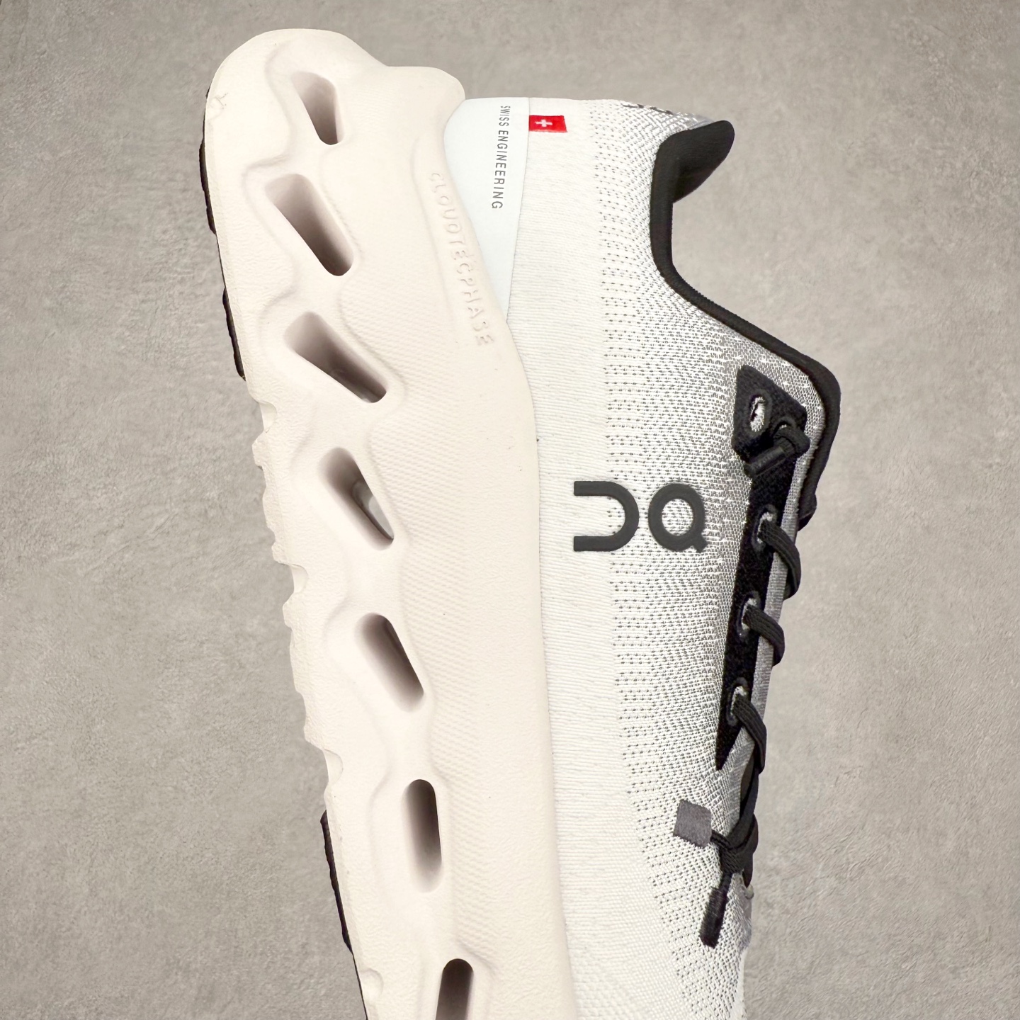 图片[6]-On Cloudtilt 昂跑减震生活休闲鞋 此运动品牌 开创于2010年 缓震着陆、强效回弹、轻柔质感的设计构思始终是ON研制关键 与此同时基于“为全球提供革新性的跑步感受”信念 陆续推出了多款跑鞋及其以专业运动人体跑步工程学为设计关键的功能性跑步服饰设备 让跑者不费力气地畅快畅跑 尺码：36 36.5 37.5 38 38.5 39 40 40.5 41 42 42.5 43 44 44.5 45-选品中心