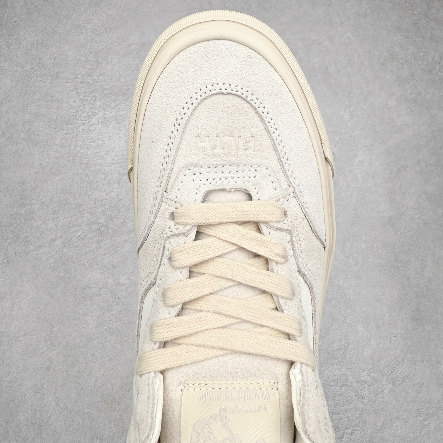 图片[4]-NEIGHBORHOOD x OTW by Vans 联名 全新联名系列，以经典鞋型Vans Half Cab 为蓝本，鞋面麂皮拼皮革搭载同色系缝线收边，创构简约造型。Half Cab®️ 33，大底包边印入 “Craft With Pride Tokyo Est. 1994”，符号语言致意创始信念，奠定街头基因，Classic Slip-On 98，外观低调映现精湛工艺美学，造型诠释简约风范，个性不彰自显。 货号：VNOOOEFY7VJ 米色 货号：VN000EFYBLA 黑色 尺码：35 36 36.5 37 38 38.5 39 40 40.5 41 42 42.5 43 44-选品中心