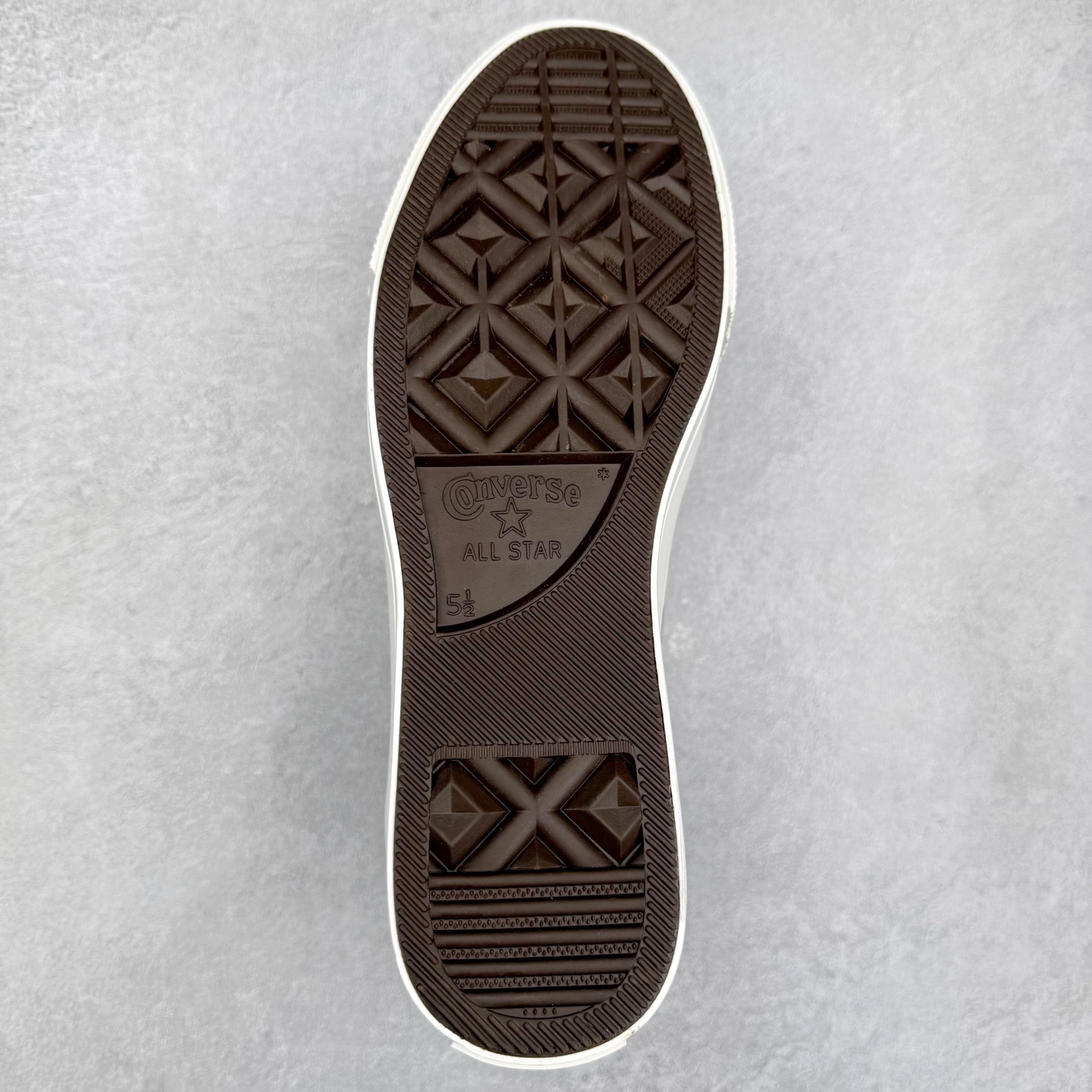 图片[9]-Converse Chuck Taylor All Star Platform Western Glam 舒适简约 女款高帮帆布鞋 采用经典70s高帮版型 以黑色为主色调质感拉满 皮质鞋面搭配银色线条 简约不乏设计感 货号：A15473C 尺码：35 36 37 38 39 40-选品中心