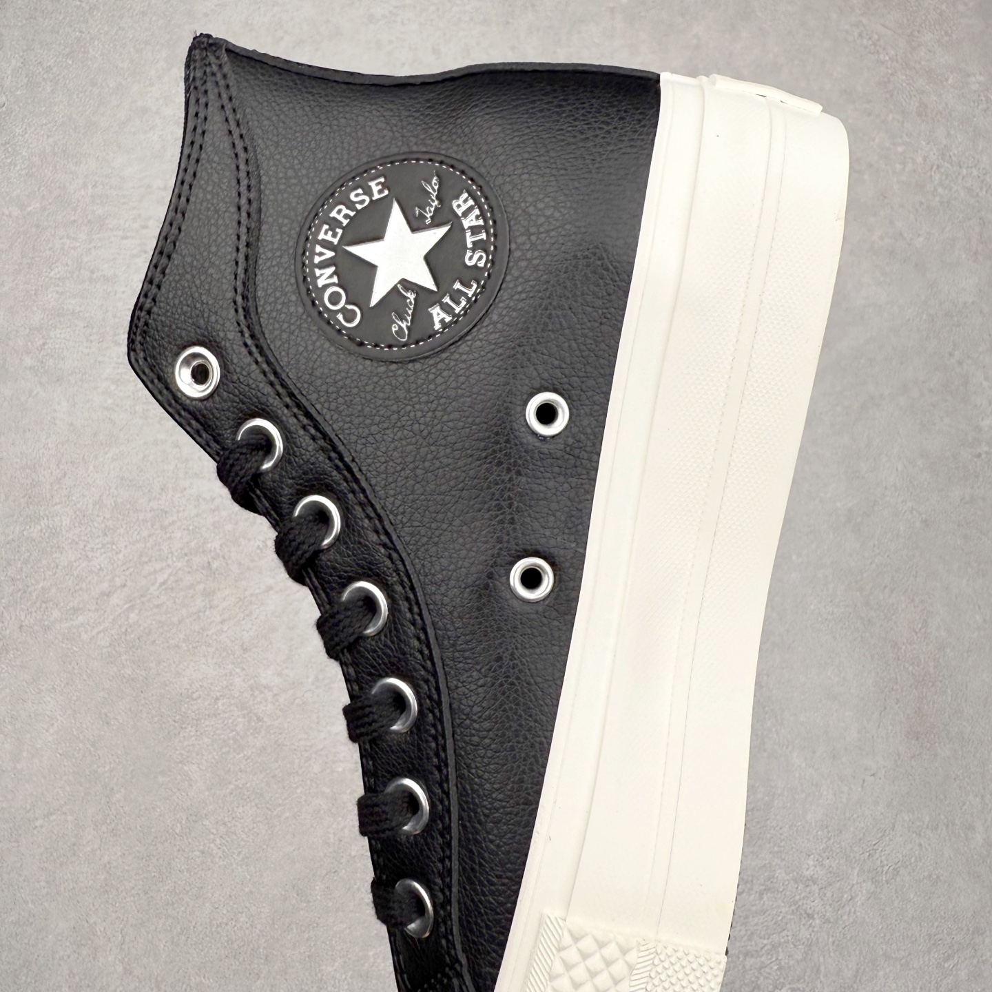图片[7]-Converse Chuck Taylor All Star Platform Western Glam 舒适简约 女款高帮帆布鞋 采用经典70s高帮版型 以黑色为主色调质感拉满 皮质鞋面搭配银色线条 简约不乏设计感 货号：A15473C 尺码：35 36 37 38 39 40-选品中心