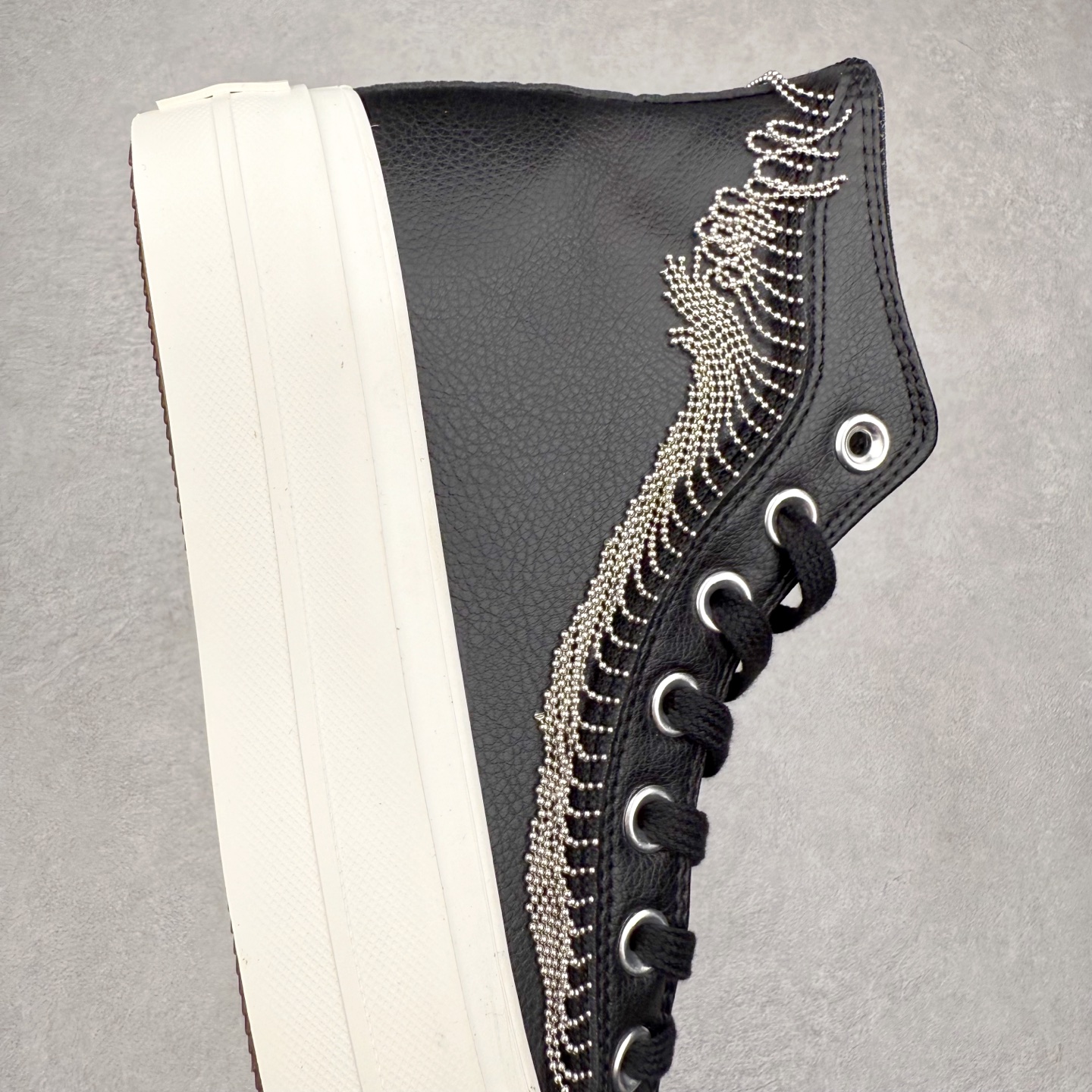 图片[6]-Converse Chuck Taylor All Star Platform Western Glam 舒适简约 女款高帮帆布鞋 采用经典70s高帮版型 以黑色为主色调质感拉满 皮质鞋面搭配银色线条 简约不乏设计感 货号：A15473C 尺码：35 36 37 38 39 40-选品中心