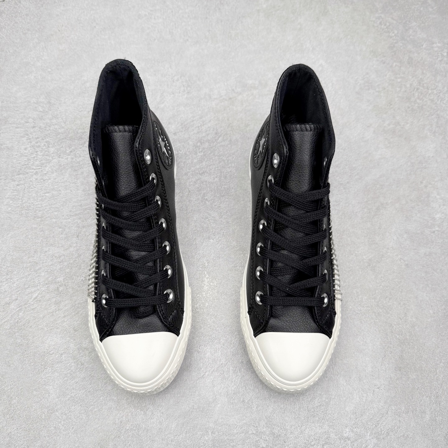 图片[2]-Converse Chuck Taylor All Star Platform Western Glam 舒适简约 女款高帮帆布鞋 采用经典70s高帮版型 以黑色为主色调质感拉满 皮质鞋面搭配银色线条 简约不乏设计感 货号：A15473C 尺码：35 36 37 38 39 40-选品中心