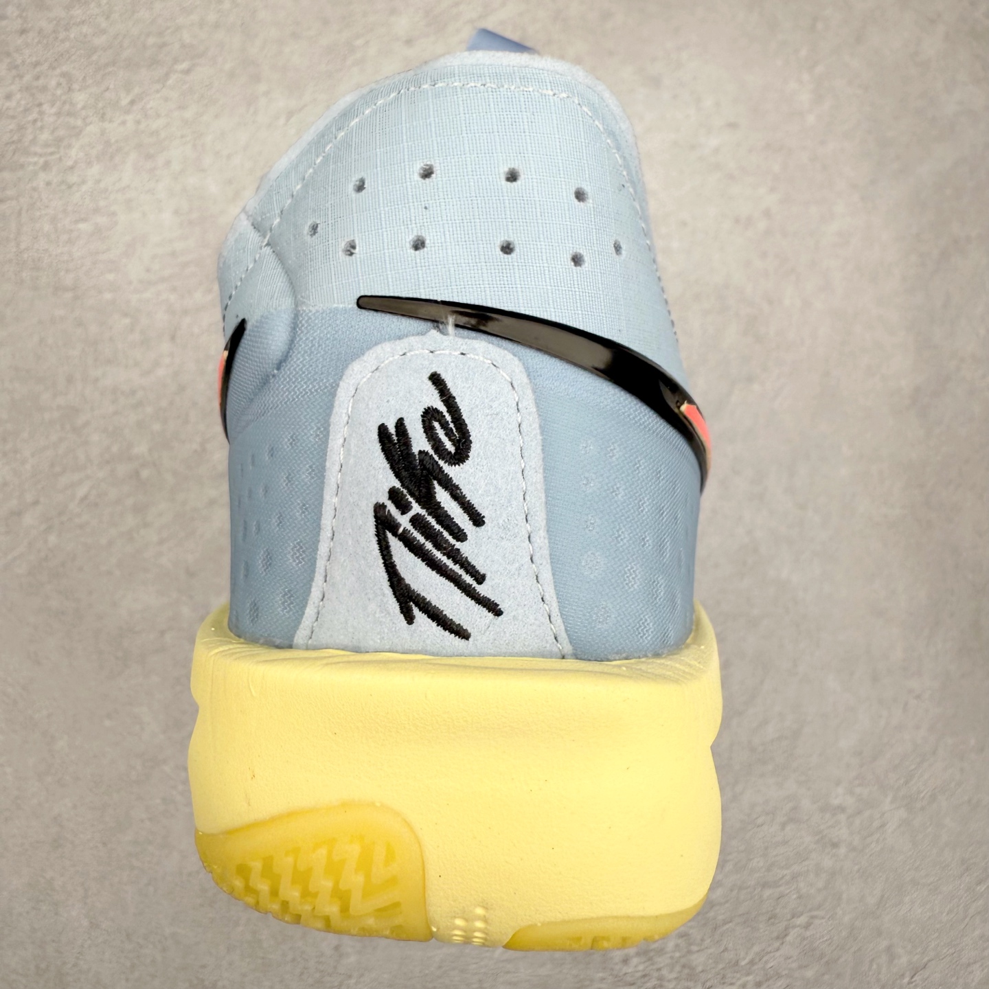 图片[8]-NK G.T. Cut 3.0 EP GT3代实战篮球鞋 DV2918-601 该鞋款采用出众回弹设计 为切入、转向和移步篮筐提供出色的能量回馈 回弹性能带来弹力充沛的迈步体验 助你爆发疾速 全掌型 ZoomX 泡绵 缔造弹力出众的轻盈迈步体验 助你在比赛升温时能够急速快攻 驰骋全场 鞋面绳线与鞋带相结合 有助稳固前足 后跟搭配加垫鞋口 为脚踝营造舒适稳固感受 全掌型 ZoomX 泡绵 能够带来出众的能量回馈 前足外侧采用精巧塑料覆面 在瞬间爆发时提供稳固脚感 尺码：39 40 40.5 41 42 42.5 43 44 44.5 45 46-选品中心