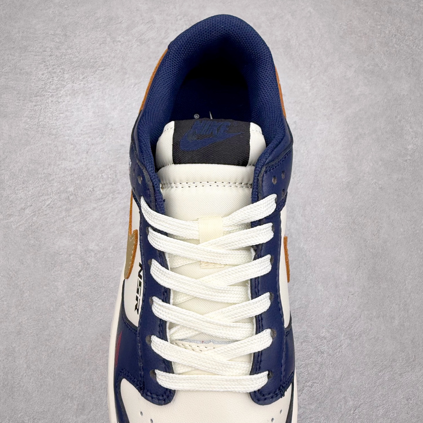 图片[5]-＃纯原福利 NK Dunk Low 定制配色 大厂出品 极力推荐 原装头层材料 独家版型蒸餾加工帶來的是更好的视觉和脚感体验大厂纯原品质出货 清洁度 电绣工艺 皮料切割干净无任何毛边 细节完美 尺码：36 36.5 37.5 38 38.5 39 40 40.5 41 42 42.5 43 44 44.5 45-选品中心