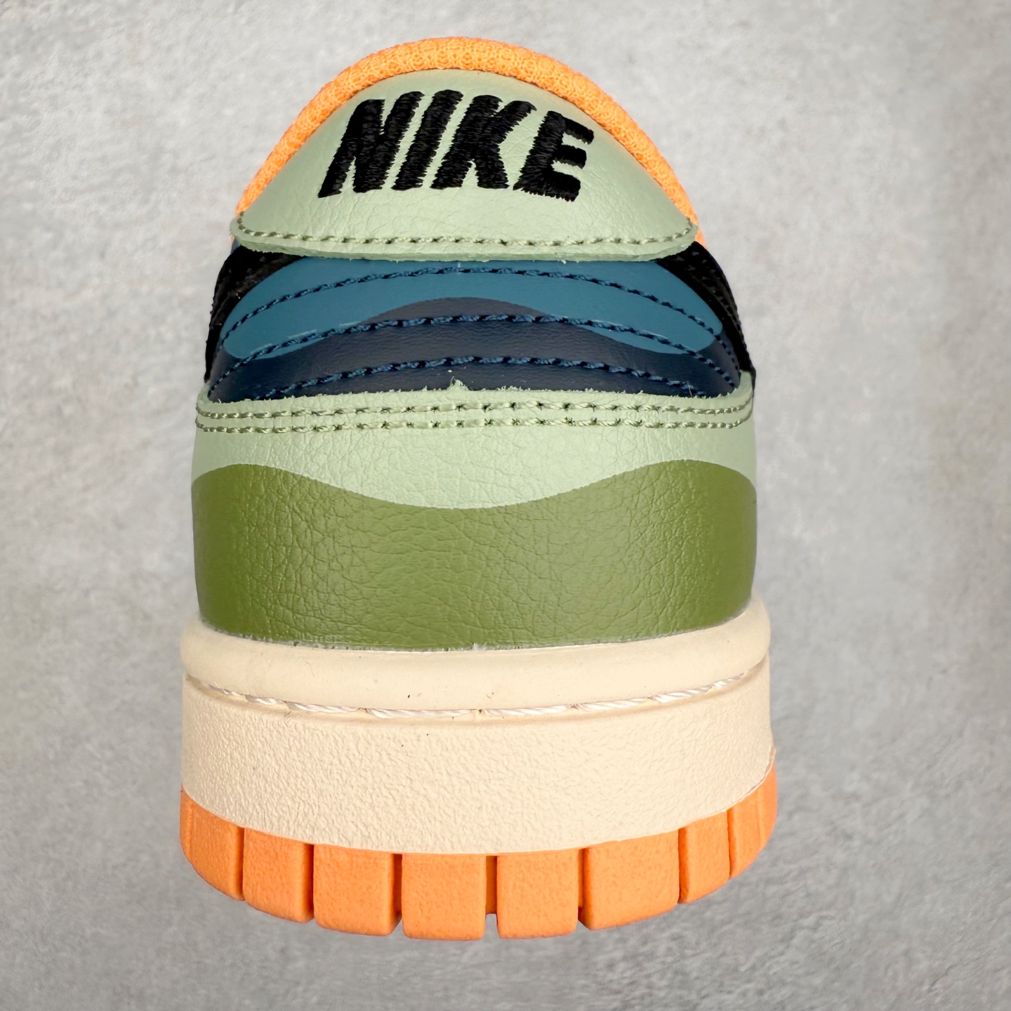 图片[8]-＃纯原福利 NK Dunk Low 定制配色 大厂出品 极力推荐 原装头层材料 独家版型蒸餾加工帶來的是更好的视觉和脚感体验大厂纯原品质出货 清洁度 电绣工艺 皮料切割干净无任何毛边 细节完美 尺码：36 36.5 37.5 38 38.5 39 40 40.5 41 42 42.5 43 44 44.5 45-选品中心