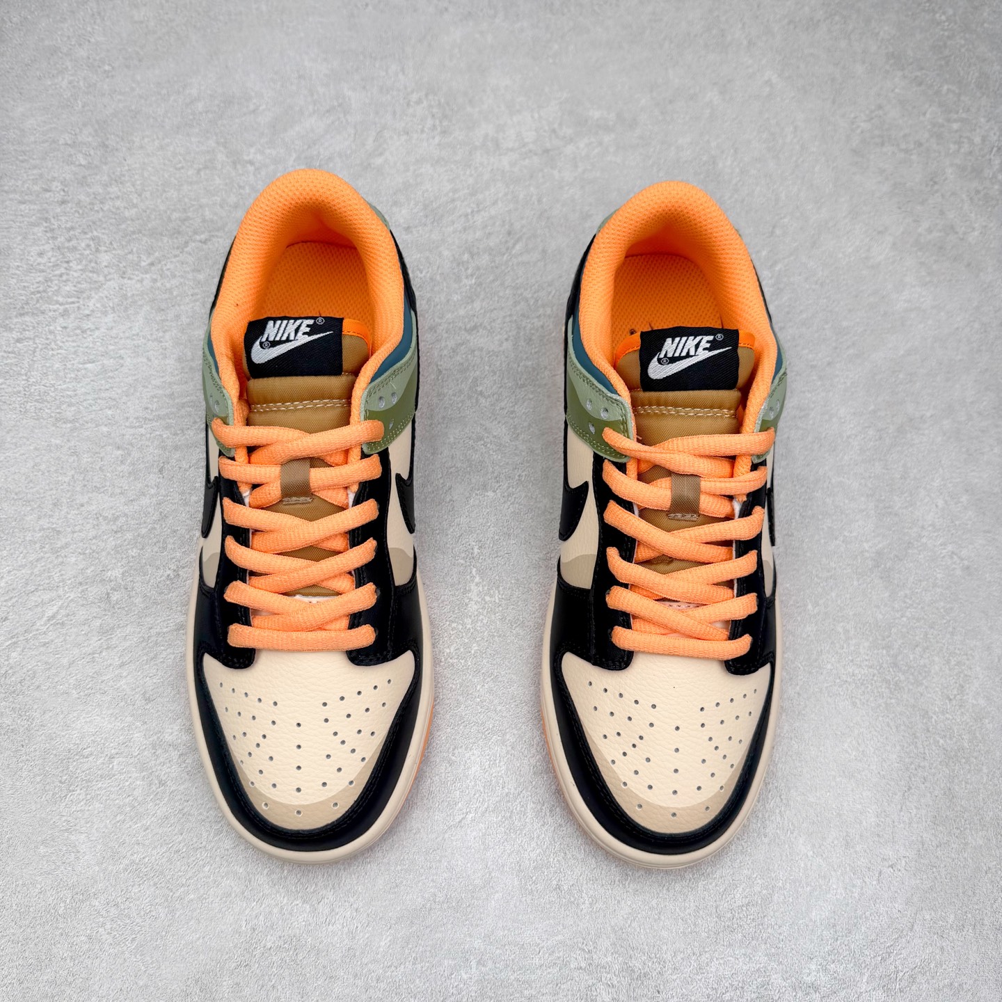 图片[2]-＃纯原福利 NK Dunk Low 定制配色 大厂出品 极力推荐 原装头层材料 独家版型蒸餾加工帶來的是更好的视觉和脚感体验大厂纯原品质出货 清洁度 电绣工艺 皮料切割干净无任何毛边 细节完美 尺码：36 36.5 37.5 38 38.5 39 40 40.5 41 42 42.5 43 44 44.5 45-选品中心