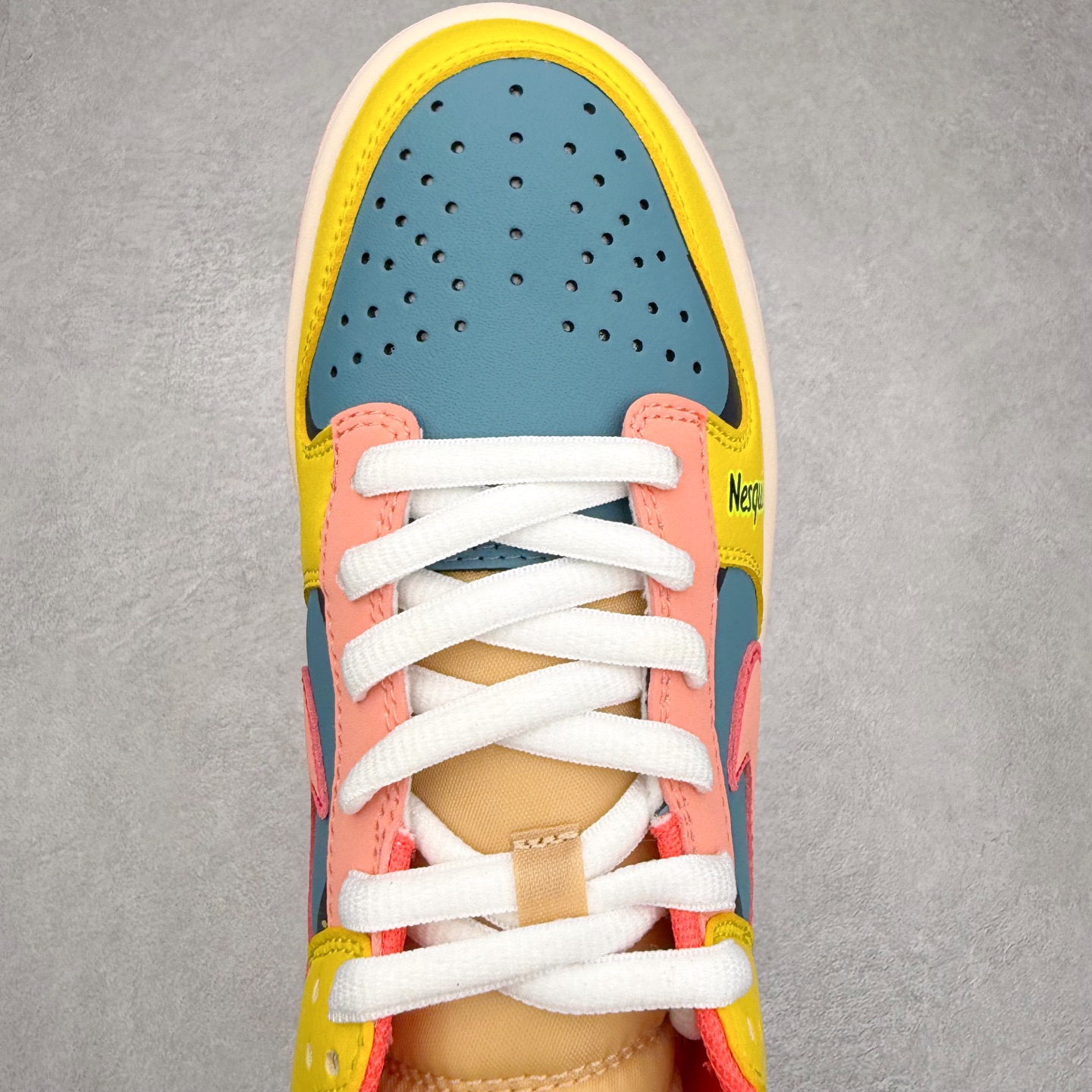 图片[4]-＃纯原福利 NK Dunk Low 定制配色 大厂出品 极力推荐 原装头层材料 独家版型蒸餾加工帶來的是更好的视觉和脚感体验大厂纯原品质出货 清洁度 电绣工艺 皮料切割干净无任何毛边 细节完美 尺码：36 36.5 37.5 38 38.5 39 40 40.5 41 42 42.5 43 44 44.5 45-选品中心