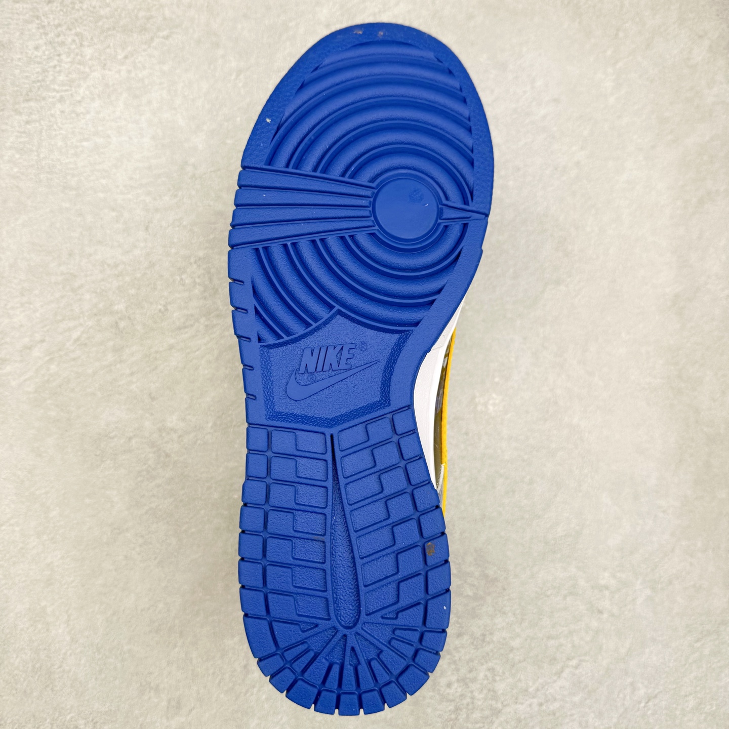 图片[9]-＃纯原福利 NK Dunk Low 定制配色 大厂出品 极力推荐 原装头层材料 独家版型蒸餾加工帶來的是更好的视觉和脚感体验大厂纯原品质出货 清洁度 电绣工艺 皮料切割干净无任何毛边 细节完美 尺码：36 36.5 37.5 38 38.5 39 40 40.5 41 42 42.5 43 44 44.5 45-选品中心