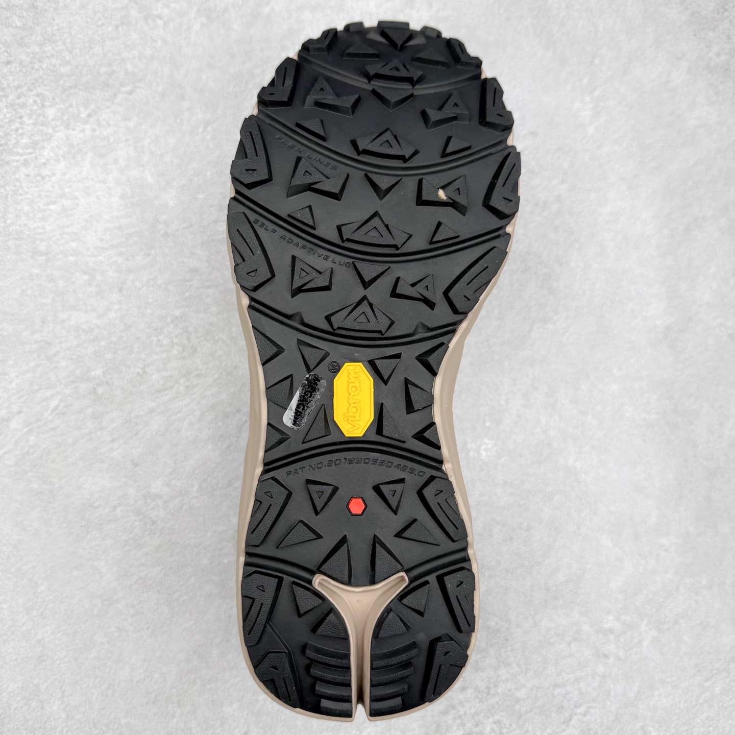 图片[9]-凯乐石 KAILAS 山行2代 GTX 25款舒适缓冲徒步 织物TPU减震防滑透气包裹性轻便低帮超强抓地力越野跑步鞋 KAILAS凯乐石品牌是全球三大全系攀登品牌之一，于2003年创立于中国广州，致力于为有攀登梦想的户外运动员及爱好者，研发制造功能性专业装备，满足他们在极限环境下安全舒适的需求，凯乐石专注于科技面料的开发及专业功能设计，产品线覆盖登山、攀岩、徒步、越野跑山、露营、旅行等多项户外运动，通过运动员的测试反馈，不断进化迭代，产品荣获国内外大奖71座，发明专利21个，更突破性的自主研发攀登器械，打造出中国的攀登硬实力。实拍调校N版已经零色差零失真 百分百还原实物色彩所见即所得 不存在货不对板色差等低级问题 选购参考实物拍摄 不混卖不参货 只用心做好货严格选品 承诺混一赔十 尺码：36 36.5 37.5 38 38.5 39 40 40.5 41 42 42.5 43 44 44.5 45-选品中心