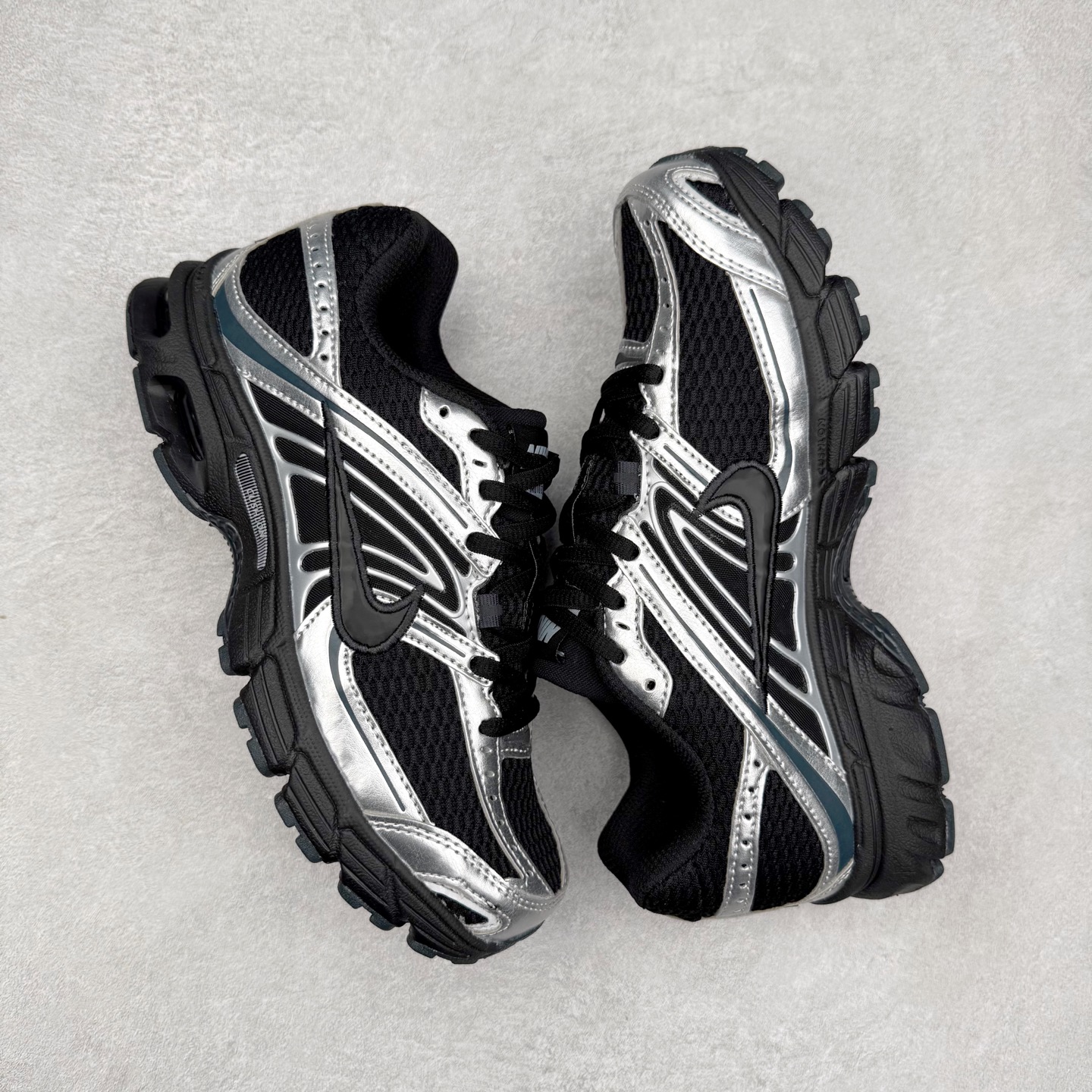 图片[3]-NK Air Max Moto 2K 舒适百搭耐磨 低帮跑步鞋 HQ2056-007 实拍调校N版已经零色差零失真 百分百还原实物色彩所见即所得 不存在货不对板色差等低级问题 选购参考实物拍摄 不混卖不参货 只用心做好货严格选品 承诺混一赔十 尺码：36 36.5 37.5 38 38.5 39 40 40.5 41 42 42.5 43 44 44.5 45-选品中心