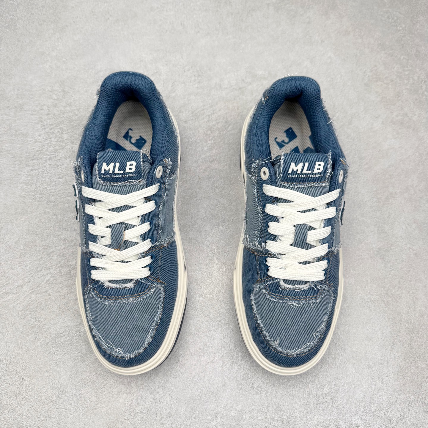 图片[2]-MLB Chunky Liner Basic 复古印花学长鞋系列低帮轻量增高厚底百搭休闲运动慢跑鞋板鞋 Korea韩国联名NY美国榄球纽约洋基队限定 韩国代购专供 全套原楦原纸板原厂数据开发 正确中底拉帮中底网布细节 平台代购专供 左脚内置芯片 韩国代购吊牌标贴 独家一比一RB+MD组合大底 高频后跟小人Logo精准对位立体饱满 正确网布加超迁鞋面 转印中底走线紧密 转印Logo工艺表层防刮不掉色 尺码：35 36 36.5 37.5 38 38.5 39 40 40.5 41 42 42.5 43 44 45-选品中心