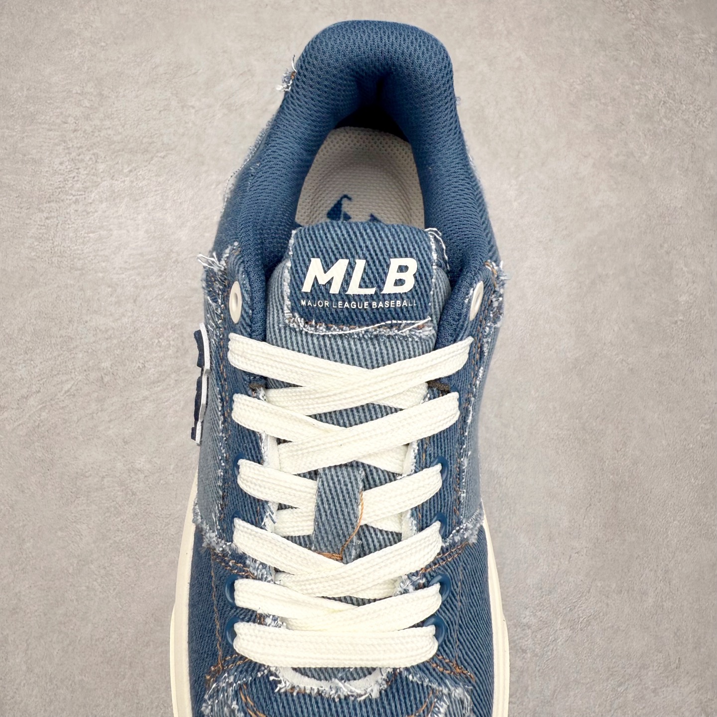 图片[5]-MLB Chunky Liner Basic 复古印花学长鞋系列低帮轻量增高厚底百搭休闲运动慢跑鞋板鞋 Korea韩国联名NY美国榄球纽约洋基队限定 韩国代购专供 全套原楦原纸板原厂数据开发 正确中底拉帮中底网布细节 平台代购专供 左脚内置芯片 韩国代购吊牌标贴 独家一比一RB+MD组合大底 高频后跟小人Logo精准对位立体饱满 正确网布加超迁鞋面 转印中底走线紧密 转印Logo工艺表层防刮不掉色 尺码：35 36 36.5 37.5 38 38.5 39 40 40.5 41 42 42.5 43 44 45-选品中心