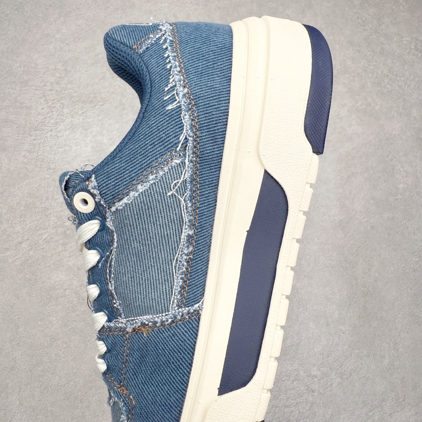 图片[7]-MLB Chunky Liner Basic 复古印花学长鞋系列低帮轻量增高厚底百搭休闲运动慢跑鞋板鞋 Korea韩国联名NY美国榄球纽约洋基队限定 韩国代购专供 全套原楦原纸板原厂数据开发 正确中底拉帮中底网布细节 平台代购专供 左脚内置芯片 韩国代购吊牌标贴 独家一比一RB+MD组合大底 高频后跟小人Logo精准对位立体饱满 正确网布加超迁鞋面 转印中底走线紧密 转印Logo工艺表层防刮不掉色 尺码：35 36 36.5 37.5 38 38.5 39 40 40.5 41 42 42.5 43 44 45-选品中心