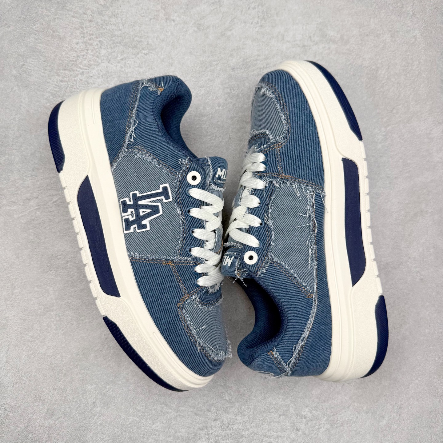 图片[3]-MLB Chunky Liner Basic 复古印花学长鞋系列低帮轻量增高厚底百搭休闲运动慢跑鞋板鞋 Korea韩国联名NY美国榄球纽约洋基队限定 韩国代购专供 全套原楦原纸板原厂数据开发 正确中底拉帮中底网布细节 平台代购专供 左脚内置芯片 韩国代购吊牌标贴 独家一比一RB+MD组合大底 高频后跟小人Logo精准对位立体饱满 正确网布加超迁鞋面 转印中底走线紧密 转印Logo工艺表层防刮不掉色 尺码：35 36 36.5 37.5 38 38.5 39 40 40.5 41 42 42.5 43 44 45-选品中心