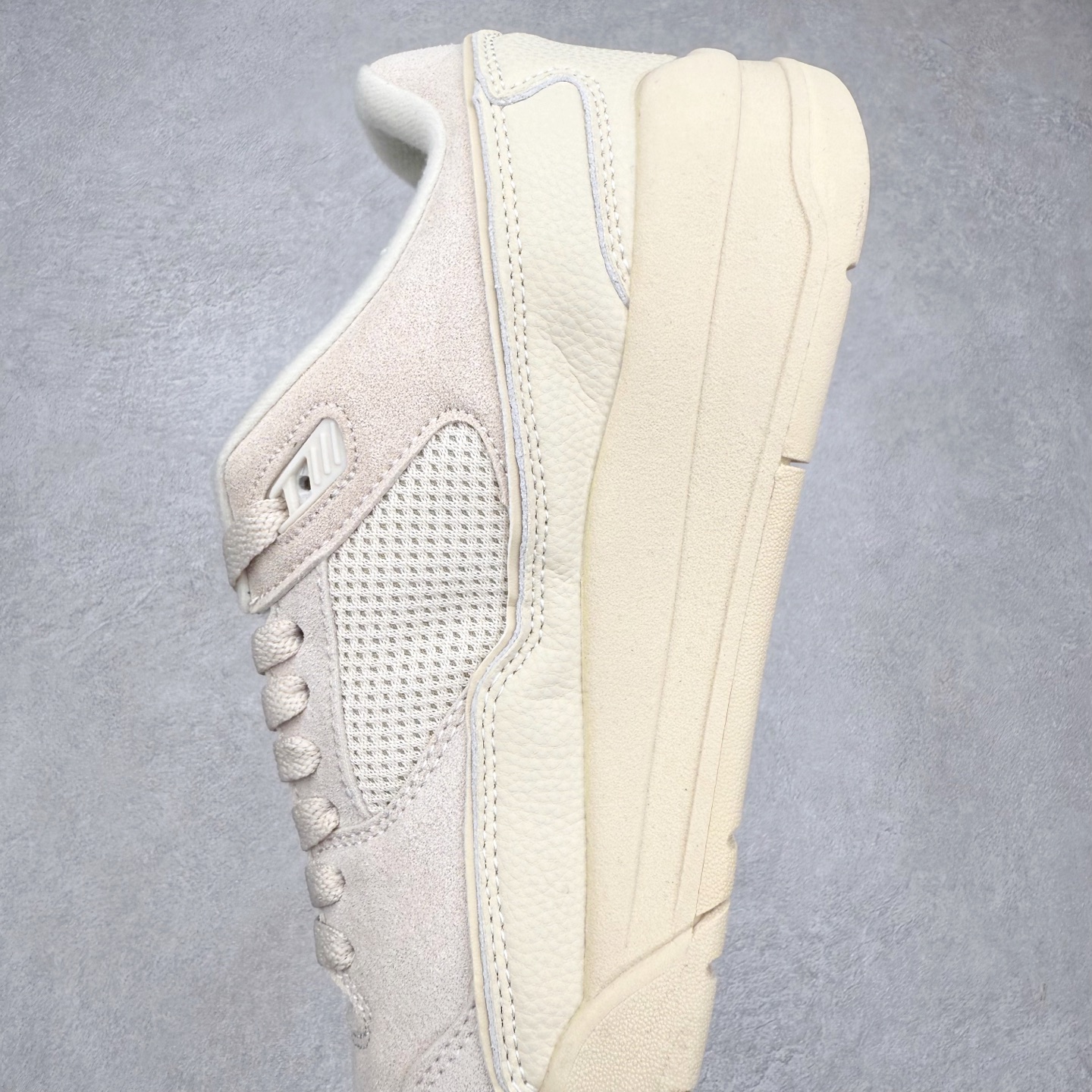 图片[7]-Air Jordan AJ Flight Court 乔丹低帮复古篮球鞋 设计简约又不失复古韵味鞋内的鞋垫柔软且有弹性 能够很好地缓冲落地时的冲击力鞋面的材质贴合脚部 鞋底的纹路设计合理 抓地力很强 尺码： 36 36.5 37.5 38 38.5 39 40 40.5 41 42 42.5 43 44 45 46 47 47.5-选品中心