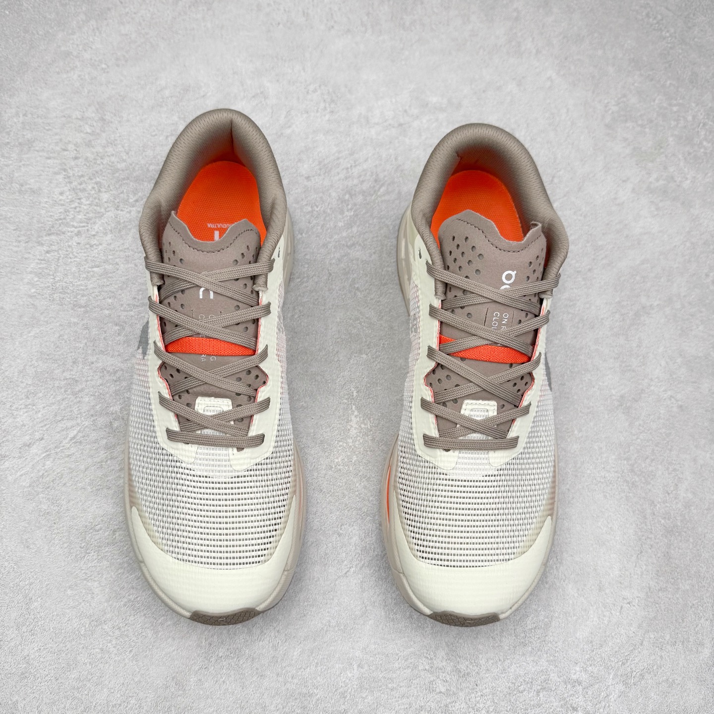 图片[2]-On Cloudtilt 3 昂跑减震生活休闲鞋 此运动品牌 开创于2010年 缓震着陆、强效回弹、轻柔质感的设计构思始终是ON研制关键 与此同时基于“为全球提供革新性的跑步感受”信念 陆续推出了多款跑鞋及其以专业运动人体跑步工程学为设计关键的功能性跑步服饰设备 让跑者不费力气地畅快畅跑 尺码：36 36.5 37.5 38 38.5 39 40 40.5 41 42 42.5 43 44 44.5 45-选品中心