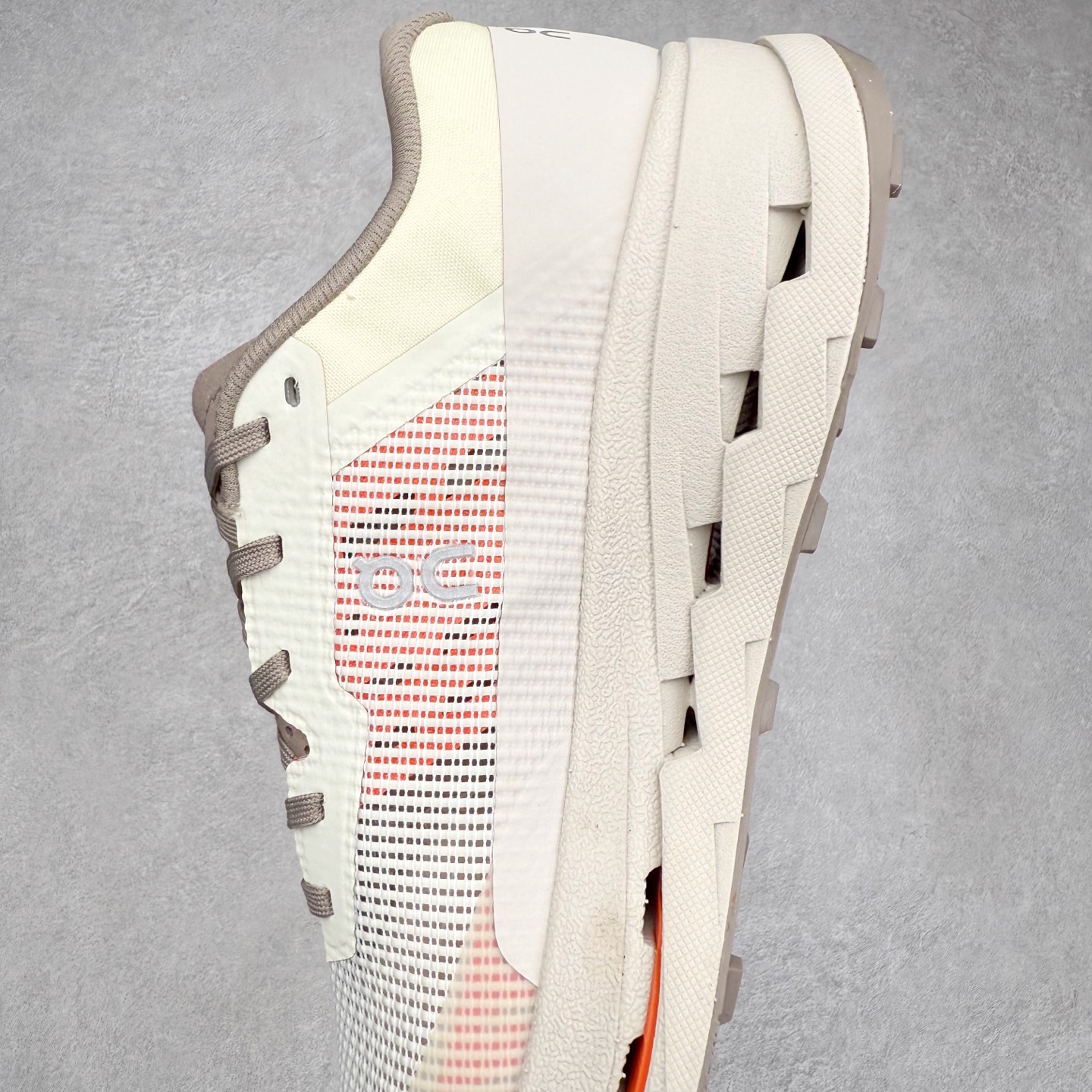 图片[7]-On Cloudtilt 3 昂跑减震生活休闲鞋 此运动品牌 开创于2010年 缓震着陆、强效回弹、轻柔质感的设计构思始终是ON研制关键 与此同时基于“为全球提供革新性的跑步感受”信念 陆续推出了多款跑鞋及其以专业运动人体跑步工程学为设计关键的功能性跑步服饰设备 让跑者不费力气地畅快畅跑 尺码：36 36.5 37.5 38 38.5 39 40 40.5 41 42 42.5 43 44 44.5 45-选品中心