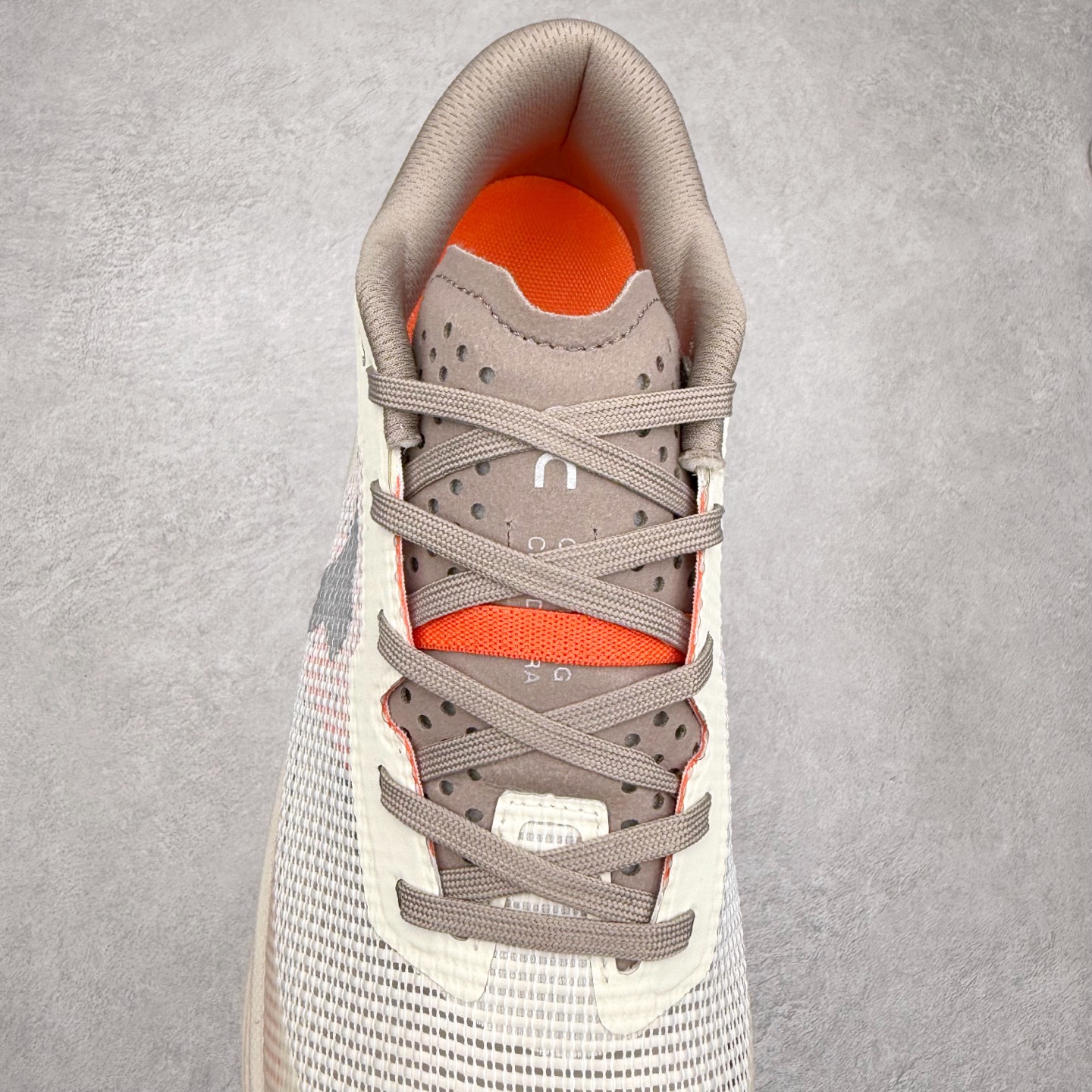 图片[5]-On Cloudtilt 3 昂跑减震生活休闲鞋 此运动品牌 开创于2010年 缓震着陆、强效回弹、轻柔质感的设计构思始终是ON研制关键 与此同时基于“为全球提供革新性的跑步感受”信念 陆续推出了多款跑鞋及其以专业运动人体跑步工程学为设计关键的功能性跑步服饰设备 让跑者不费力气地畅快畅跑 尺码：36 36.5 37.5 38 38.5 39 40 40.5 41 42 42.5 43 44 44.5 45-选品中心