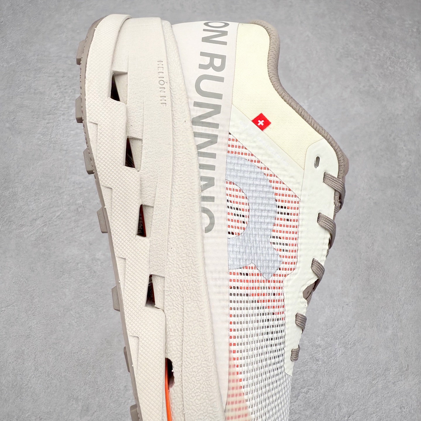 图片[6]-On Cloudtilt 3 昂跑减震生活休闲鞋 此运动品牌 开创于2010年 缓震着陆、强效回弹、轻柔质感的设计构思始终是ON研制关键 与此同时基于“为全球提供革新性的跑步感受”信念 陆续推出了多款跑鞋及其以专业运动人体跑步工程学为设计关键的功能性跑步服饰设备 让跑者不费力气地畅快畅跑 尺码：36 36.5 37.5 38 38.5 39 40 40.5 41 42 42.5 43 44 44.5 45-选品中心