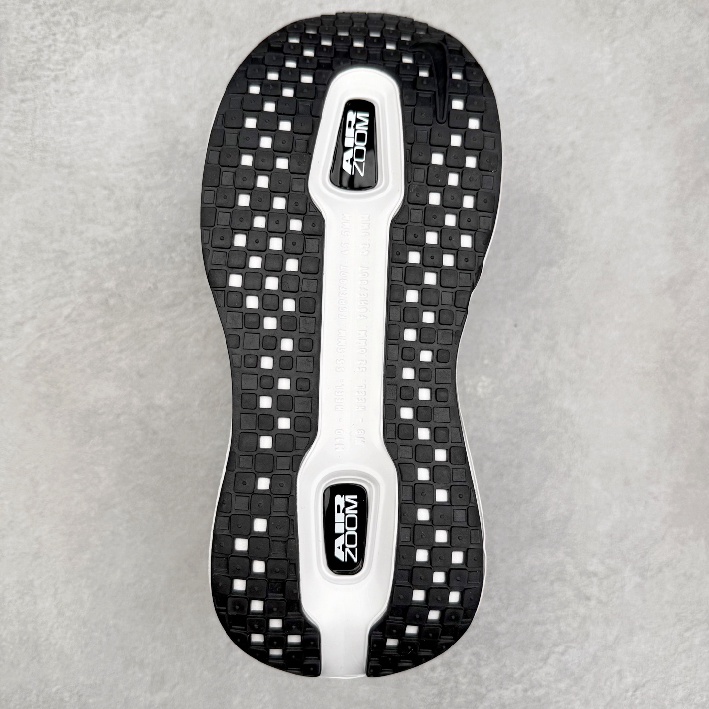 图片[9]-NK Vomero Premium 时尚舒适 网布防滑耐磨 低帮跑步鞋 HQ2050-302 实拍调校N版已经零色差零失真 百分百还原实物色彩所见即所得 不存在货不对板色差等低级问题 选购参考实物拍摄 不混卖不参货 只用心做好货严格选品 承诺混一赔十 尺码：36 36.5 37.5 38 38.5 39 40 40.5 41 42 42.5 43 44 44.5 45-选品中心