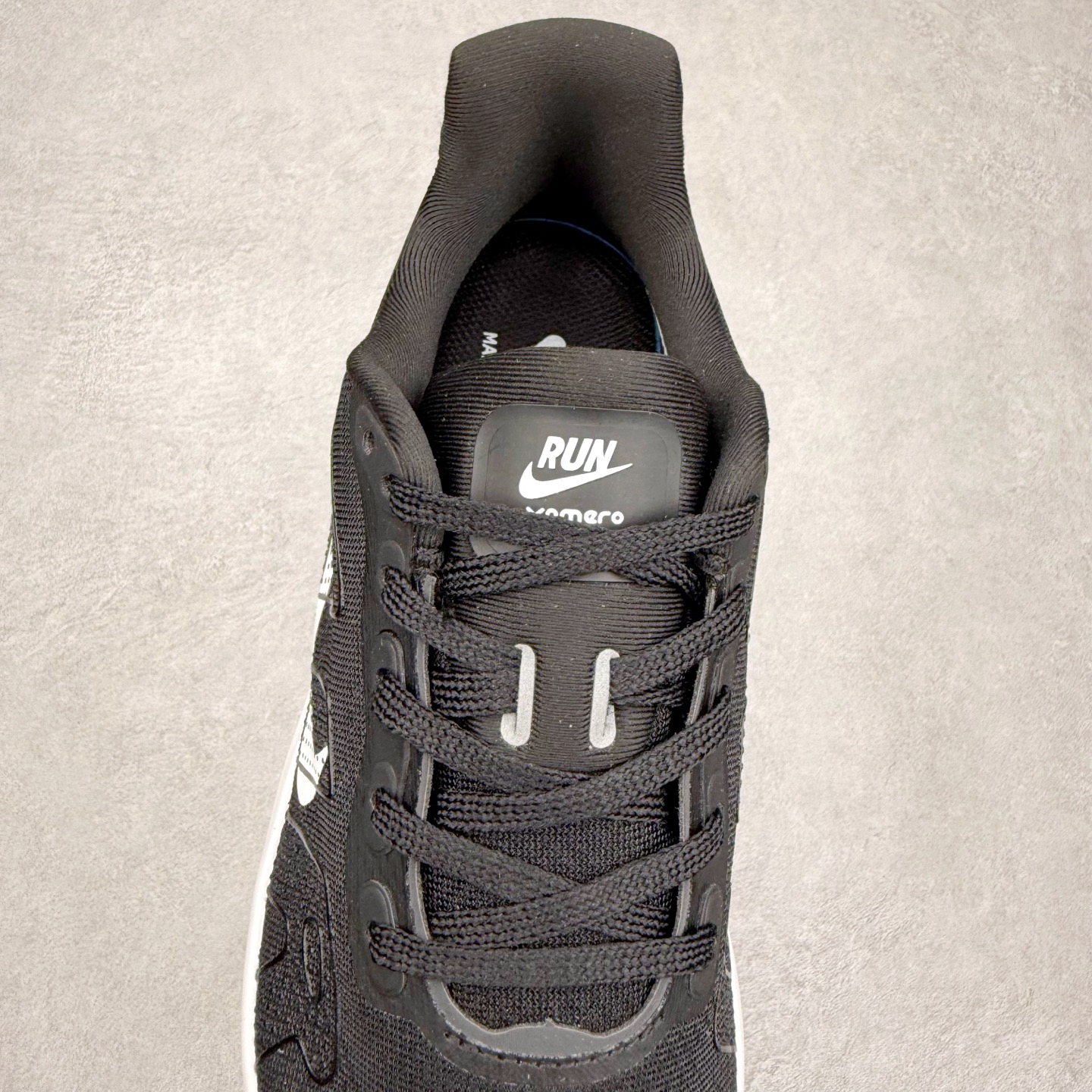 图片[5]-NK Vomero Premium 时尚舒适 网布防滑耐磨 低帮跑步鞋 HQ2050-302 实拍调校N版已经零色差零失真 百分百还原实物色彩所见即所得 不存在货不对板色差等低级问题 选购参考实物拍摄 不混卖不参货 只用心做好货严格选品 承诺混一赔十 尺码：36 36.5 37.5 38 38.5 39 40 40.5 41 42 42.5 43 44 44.5 45-选品中心