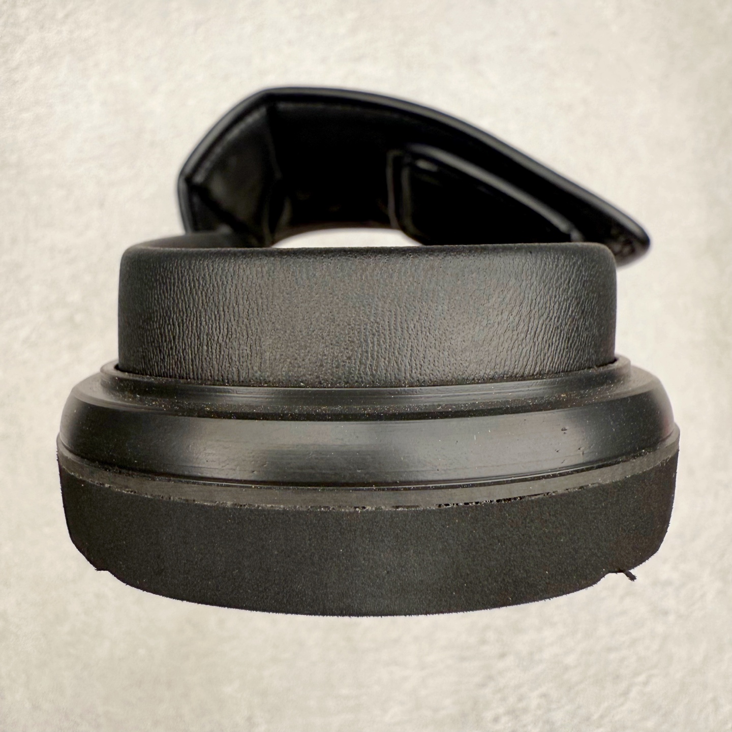 图片[8]-Dior 迪奥 Aqua 圆头平底 牛仔字母印花一字拖鞋 5色出货 现货独家供应‼ Dior 迪奥银色CD 扣图案重新诠释 灵感源自 Dior 档案。搭配“DIOR”标志和同色调凹口鞋底 可与短裤或牛仔裤轻松搭配，打造精致造型。 Size 38 39 40 41 42 43 44 45 46-选品中心