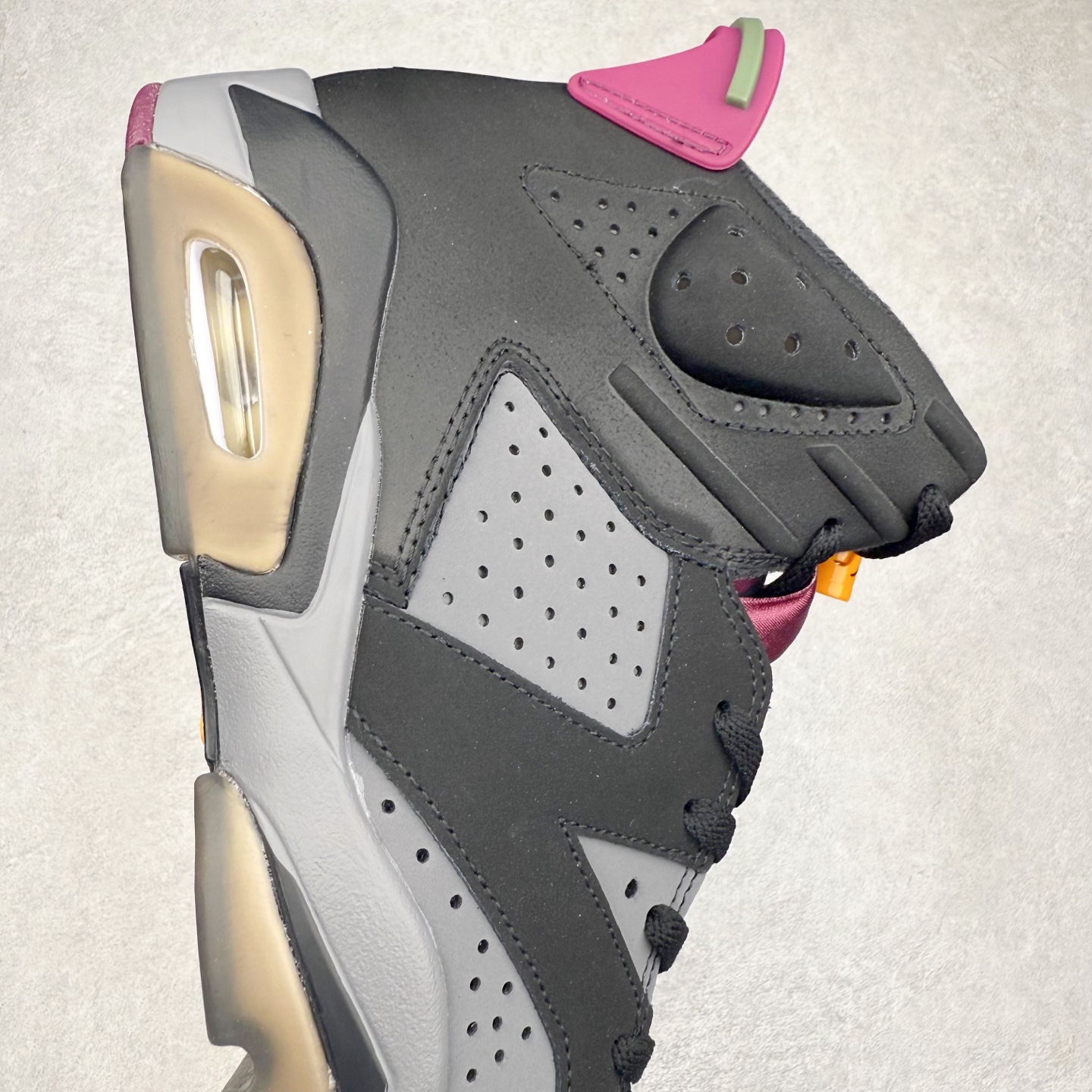 图片[6]-Air Jordan AJ6 Retro PSG 黑紫 大巴黎 CN1078-001 市场中端王者 耗时半年巨作 全套原纸板楦头开发 确保原汁原味 完美呈现六代版型 一比一鞋头弧度高度鞋身弧度 此版本只针对中端市场 皮料材质有所更替 其他数据细节工艺流程均保持一致 定制优质皮料 完美鞋型匹配公司货 正确TPU鞋舌锁扣 最新原厂底模 大底卡色咬花完美 鞋柜必备鞋款 终端现货供应 尺码：40 40.5 41 42 42.5 43 44 44.5 45 46 47.5-选品中心