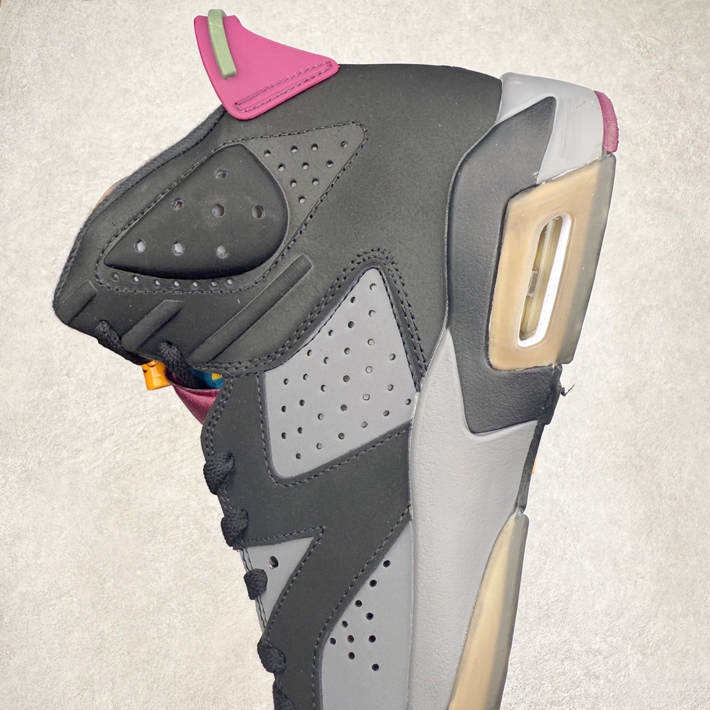 图片[7]-Air Jordan AJ6 Retro PSG 黑紫 大巴黎 CN1078-001 市场中端王者 耗时半年巨作 全套原纸板楦头开发 确保原汁原味 完美呈现六代版型 一比一鞋头弧度高度鞋身弧度 此版本只针对中端市场 皮料材质有所更替 其他数据细节工艺流程均保持一致 定制优质皮料 完美鞋型匹配公司货 正确TPU鞋舌锁扣 最新原厂底模 大底卡色咬花完美 鞋柜必备鞋款 终端现货供应 尺码：40 40.5 41 42 42.5 43 44 44.5 45 46 47.5-选品中心