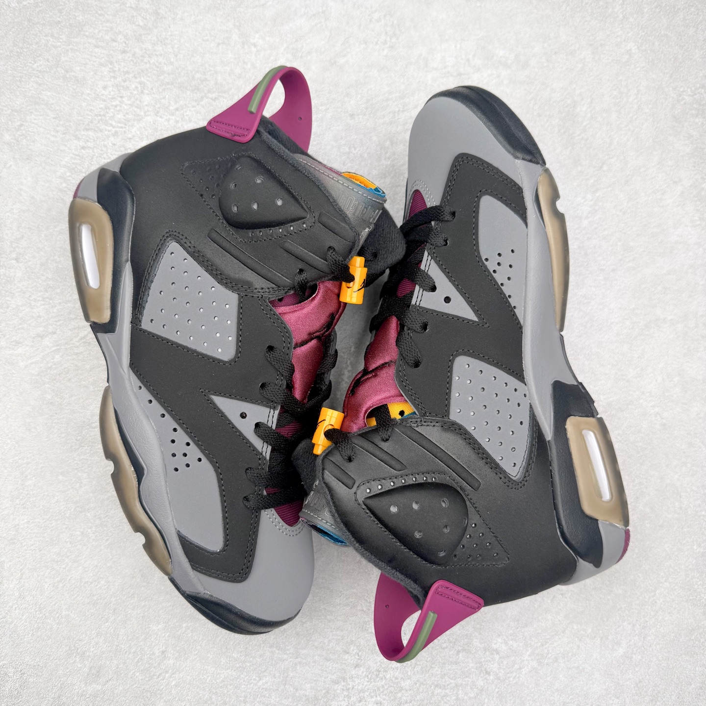 图片[3]-Air Jordan AJ6 Retro PSG 黑紫 大巴黎 CN1078-001 市场中端王者 耗时半年巨作 全套原纸板楦头开发 确保原汁原味 完美呈现六代版型 一比一鞋头弧度高度鞋身弧度 此版本只针对中端市场 皮料材质有所更替 其他数据细节工艺流程均保持一致 定制优质皮料 完美鞋型匹配公司货 正确TPU鞋舌锁扣 最新原厂底模 大底卡色咬花完美 鞋柜必备鞋款 终端现货供应 尺码：40 40.5 41 42 42.5 43 44 44.5 45 46 47.5-选品中心