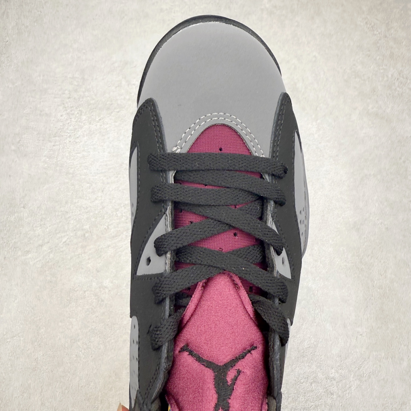 图片[4]-Air Jordan AJ6 Retro PSG 黑紫 大巴黎 CN1078-001 市场中端王者 耗时半年巨作 全套原纸板楦头开发 确保原汁原味 完美呈现六代版型 一比一鞋头弧度高度鞋身弧度 此版本只针对中端市场 皮料材质有所更替 其他数据细节工艺流程均保持一致 定制优质皮料 完美鞋型匹配公司货 正确TPU鞋舌锁扣 最新原厂底模 大底卡色咬花完美 鞋柜必备鞋款 终端现货供应 尺码：40 40.5 41 42 42.5 43 44 44.5 45 46 47.5-选品中心