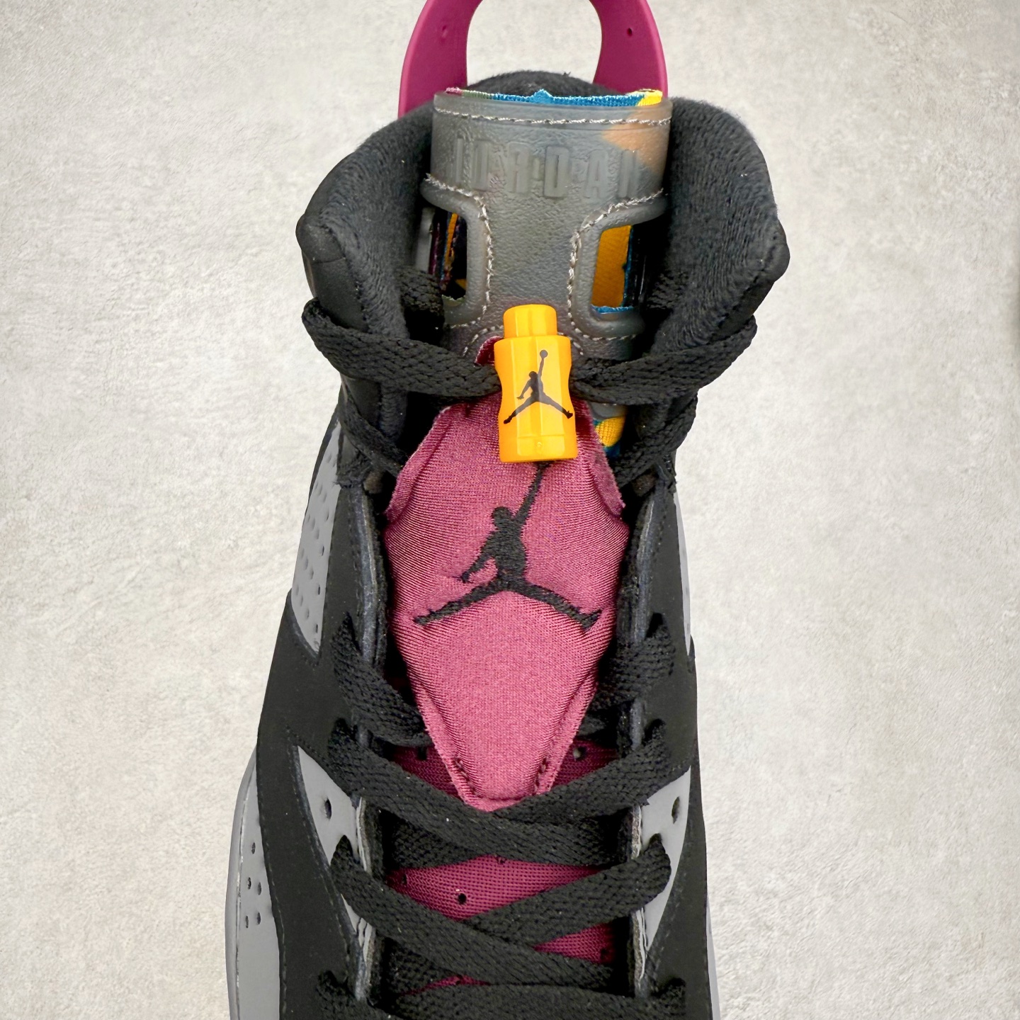 图片[5]-Air Jordan AJ6 Retro PSG 黑紫 大巴黎 CN1078-001 市场中端王者 耗时半年巨作 全套原纸板楦头开发 确保原汁原味 完美呈现六代版型 一比一鞋头弧度高度鞋身弧度 此版本只针对中端市场 皮料材质有所更替 其他数据细节工艺流程均保持一致 定制优质皮料 完美鞋型匹配公司货 正确TPU鞋舌锁扣 最新原厂底模 大底卡色咬花完美 鞋柜必备鞋款 终端现货供应 尺码：40 40.5 41 42 42.5 43 44 44.5 45 46 47.5-选品中心