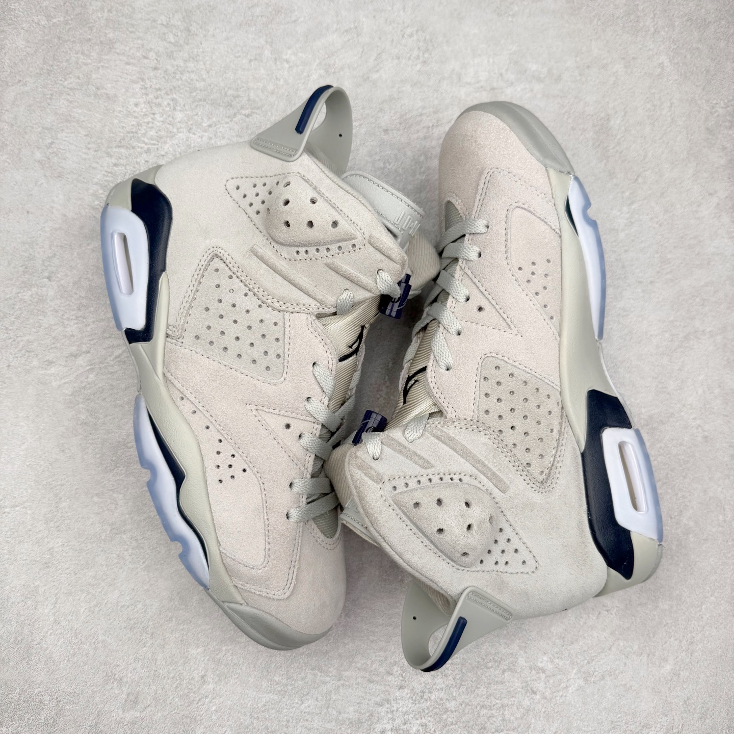 图片[3]-Air Jordan AJ6 Retro \\\”Georgetown\\\” 乔治城灰蓝 CT8529-012 市场中端王者 耗时半年巨作 全套原纸板楦头开发 确保原汁原味 完美呈现六代版型 一比一鞋头弧度高度鞋身弧度 此版本只针对中端市场 皮料材质有所更替 其他数据细节工艺流程均保持一致 定制优质皮料 完美鞋型匹配公司货 正确TPU鞋舌锁扣 最新原厂底模 大底卡色咬花完美 鞋柜必备鞋款 终端现货供应 尺码：40 40.5 41 42 42.5 43 44 44.5 45 46 47.5-选品中心