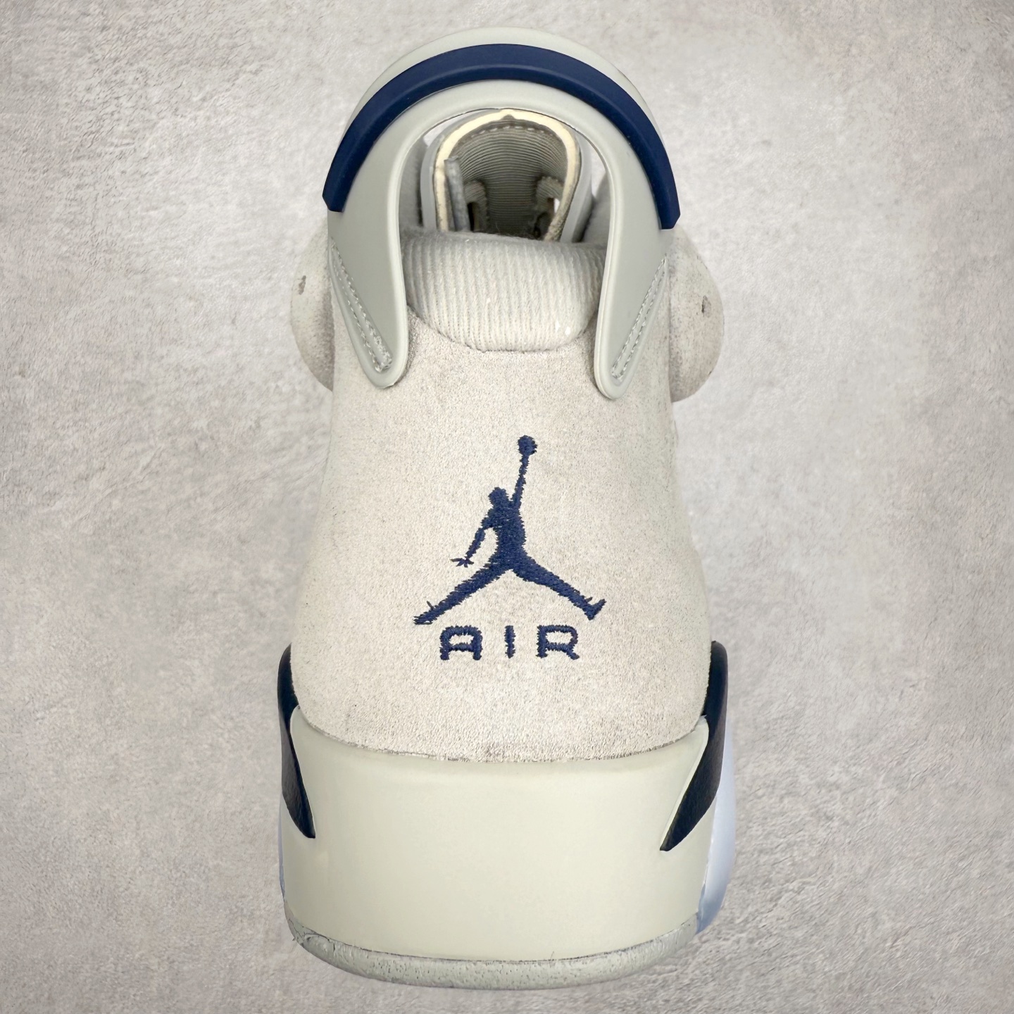 图片[8]-Air Jordan AJ6 Retro \\\”Georgetown\\\” 乔治城灰蓝 CT8529-012 市场中端王者 耗时半年巨作 全套原纸板楦头开发 确保原汁原味 完美呈现六代版型 一比一鞋头弧度高度鞋身弧度 此版本只针对中端市场 皮料材质有所更替 其他数据细节工艺流程均保持一致 定制优质皮料 完美鞋型匹配公司货 正确TPU鞋舌锁扣 最新原厂底模 大底卡色咬花完美 鞋柜必备鞋款 终端现货供应 尺码：40 40.5 41 42 42.5 43 44 44.5 45 46 47.5-选品中心