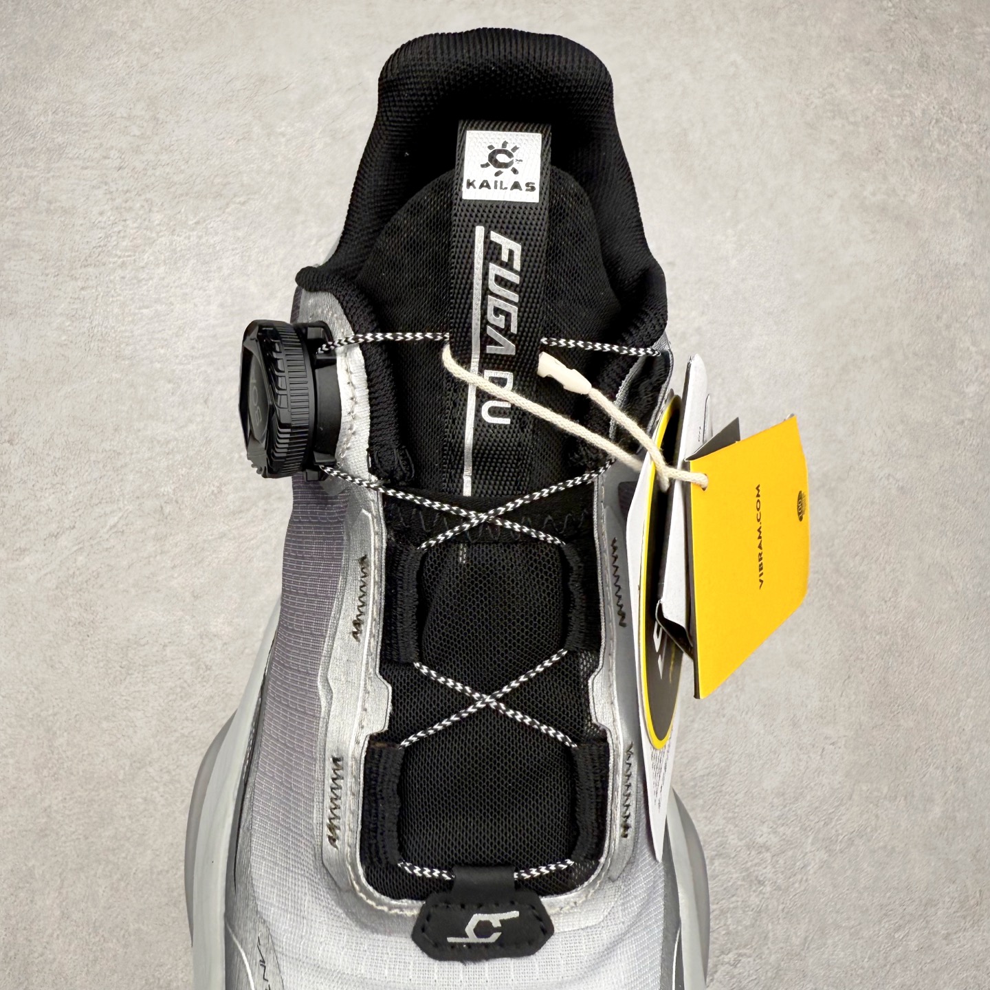 图片[5]-＃福利特价 凯乐石 KAILAS FUGA DU BOA 大坡王轻越野徒步 网布TPU减震防滑透气支撑回弹 低帮 超强抓地力登山跑步鞋 KAILAS凯乐石品牌是全球三大全系攀登品牌之一，于2003年创立于中国广州，致力于为有攀登梦想的户外运动员及爱好者，研发制造功能性专业装备，满足他们在极限环境下安全舒适的需求，凯乐石专注于科技面料的开发及专业功能设计，产品线覆盖登山、攀岩、徒步、越野跑山、露营、旅行等多项户外运动，通过运动员的测试反馈，不断进化迭代，产品荣获国内外大奖71座，发明专利21个，更突破性的自主研发攀登器械，打造出中国的攀登硬实力。实拍调校N版已经零色差零失真 百分百还原实物色彩所见即所得 不存在货不对板色差等低级问题 选购参考实物拍摄 不混卖不参货 只用心做好货严格选品 承诺混一赔十 尺码：36 36.5 37.5 38 38.5 39 40 40.5 41 42 42.5 43 44 44.5 45-选品中心