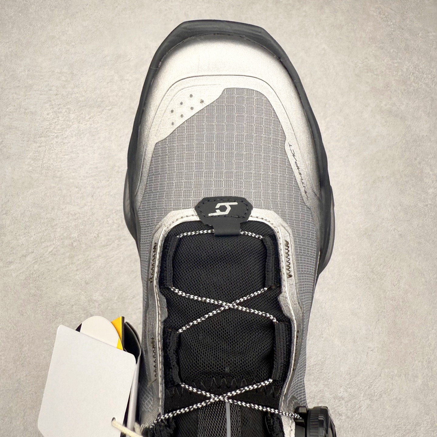 图片[4]-＃福利特价 凯乐石 KAILAS FUGA DU BOA 大坡王轻越野徒步 网布TPU减震防滑透气支撑回弹 低帮 超强抓地力登山跑步鞋 KAILAS凯乐石品牌是全球三大全系攀登品牌之一，于2003年创立于中国广州，致力于为有攀登梦想的户外运动员及爱好者，研发制造功能性专业装备，满足他们在极限环境下安全舒适的需求，凯乐石专注于科技面料的开发及专业功能设计，产品线覆盖登山、攀岩、徒步、越野跑山、露营、旅行等多项户外运动，通过运动员的测试反馈，不断进化迭代，产品荣获国内外大奖71座，发明专利21个，更突破性的自主研发攀登器械，打造出中国的攀登硬实力。实拍调校N版已经零色差零失真 百分百还原实物色彩所见即所得 不存在货不对板色差等低级问题 选购参考实物拍摄 不混卖不参货 只用心做好货严格选品 承诺混一赔十 尺码：36 36.5 37.5 38 38.5 39 40 40.5 41 42 42.5 43 44 44.5 45-选品中心