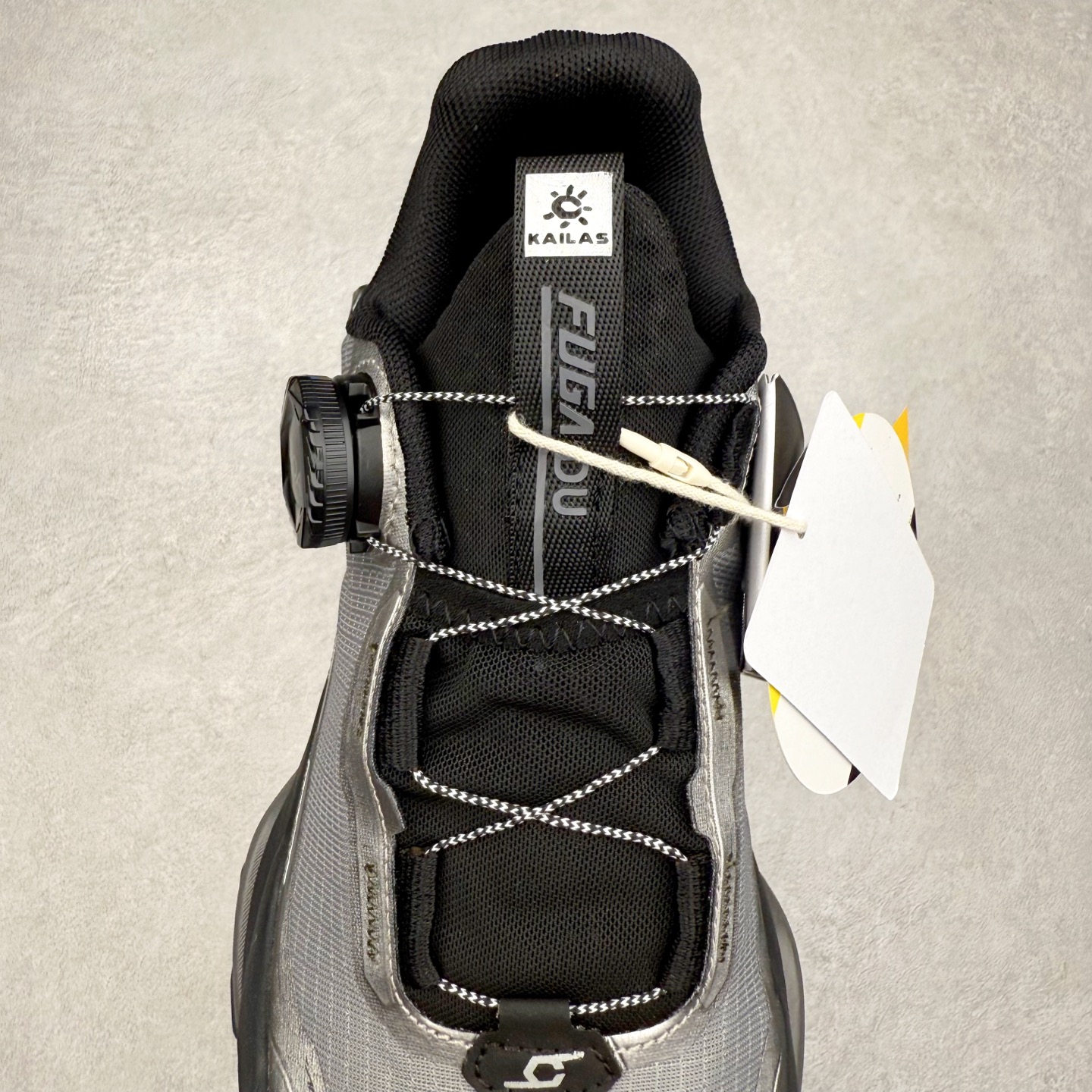 图片[5]-＃福利特价 凯乐石 KAILAS FUGA DU BOA 大坡王轻越野徒步 网布TPU减震防滑透气支撑回弹 低帮 超强抓地力登山跑步鞋 KAILAS凯乐石品牌是全球三大全系攀登品牌之一，于2003年创立于中国广州，致力于为有攀登梦想的户外运动员及爱好者，研发制造功能性专业装备，满足他们在极限环境下安全舒适的需求，凯乐石专注于科技面料的开发及专业功能设计，产品线覆盖登山、攀岩、徒步、越野跑山、露营、旅行等多项户外运动，通过运动员的测试反馈，不断进化迭代，产品荣获国内外大奖71座，发明专利21个，更突破性的自主研发攀登器械，打造出中国的攀登硬实力。实拍调校N版已经零色差零失真 百分百还原实物色彩所见即所得 不存在货不对板色差等低级问题 选购参考实物拍摄 不混卖不参货 只用心做好货严格选品 承诺混一赔十 尺码：36 36.5 37.5 38 38.5 39 40 40.5 41 42 42.5 43 44 44.5 45-选品中心