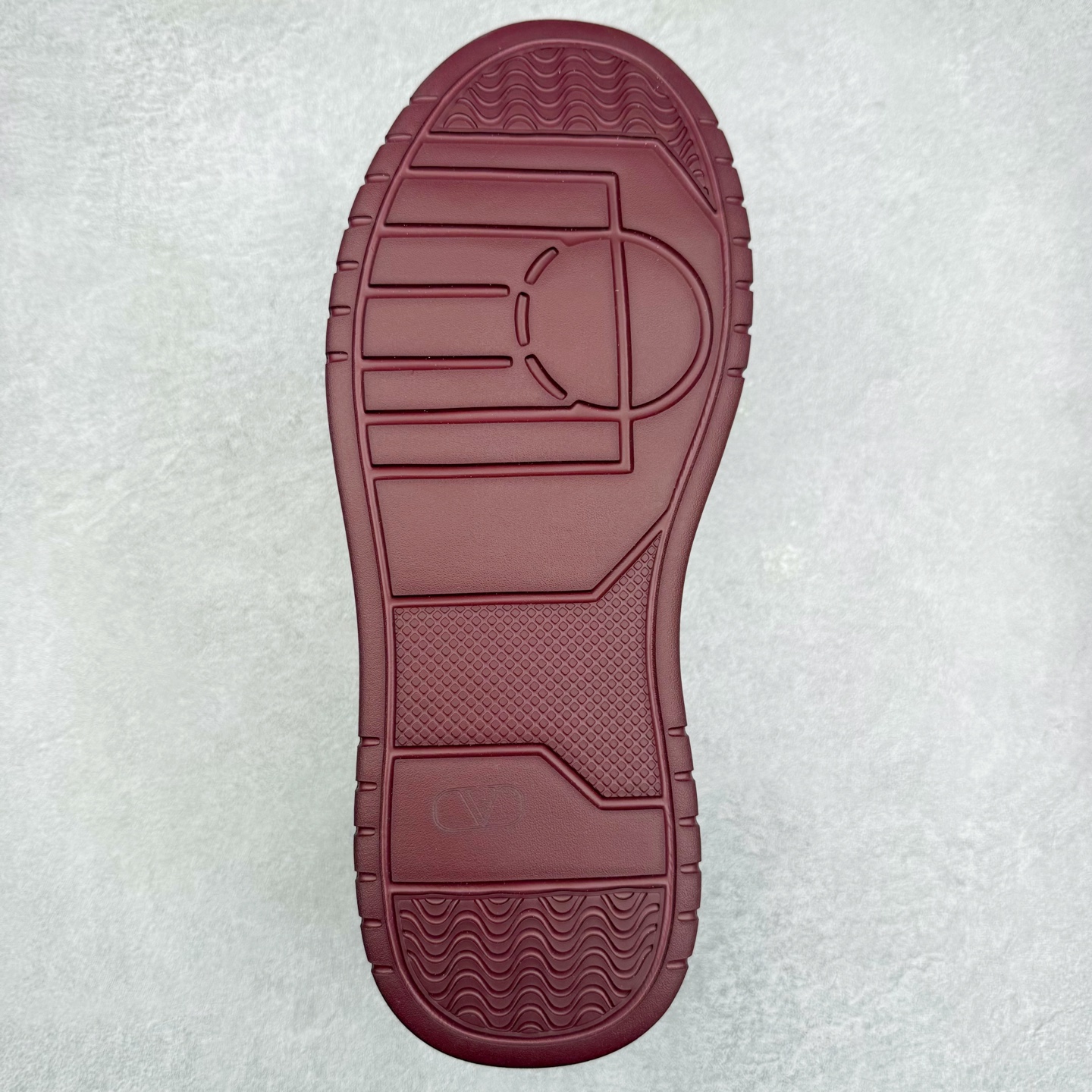 图片[9]-PRADA普拉达小白鞋厚底徽标系带运动休闲男鞋系列 广东大厂品质 专柜同步 大气个性更潮更抢眼更追求档次，它将颠覆旧念，与您共度时尚潮人必备! 面料采用原版进口小牛皮 牛皮内里垫脚 橡胶发泡大底 轻便防滑耐磨 脚感舒适 款式耐看做工精细 配以简洁利落的鞋楦 彰显男人的果敢和硬朗 尺码：39-44（皮鞋码）-选品中心