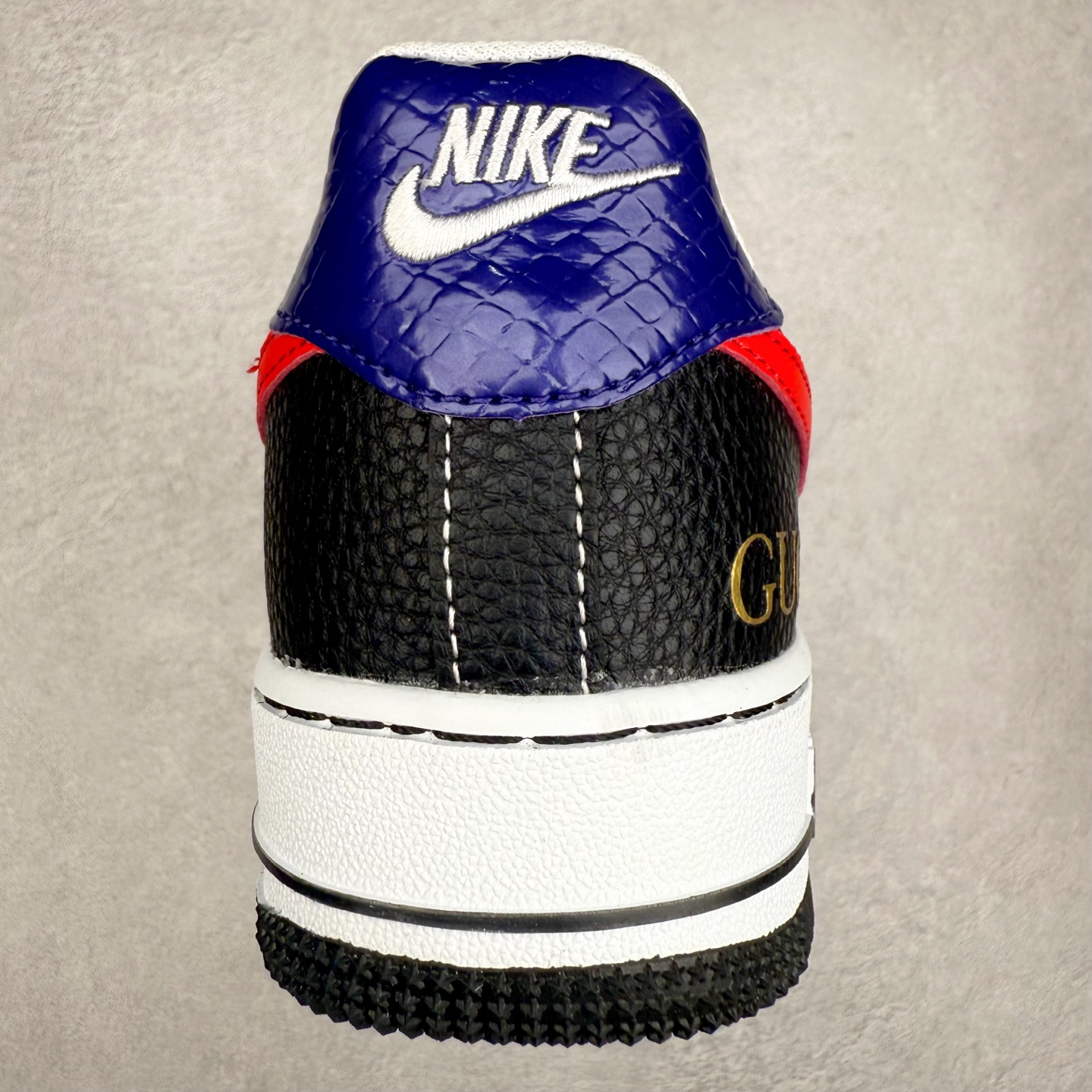 图片[8]-NK Air Force 1´07 Low 空军一号低帮百搭休闲运动板鞋 AH8462-001 柔软、弹性十足的缓震性能和出色的中底设计 横跨复古与现代的外型结合 造就出风靡全球 三十多年的Force 1 直到今天还深受青睐 实拍调校N版已经零色差零失真 百分百还原实物色彩所见即所得 不存在货不对板色差等低级问题 选购参考实物拍摄 不混卖不参货 只用心做好货严格选品 承诺混一赔十 尺码：36 36.5 37.5 38 38.5 39 40 40.5 41 42 42.5 43 44 44.5 45-选品中心