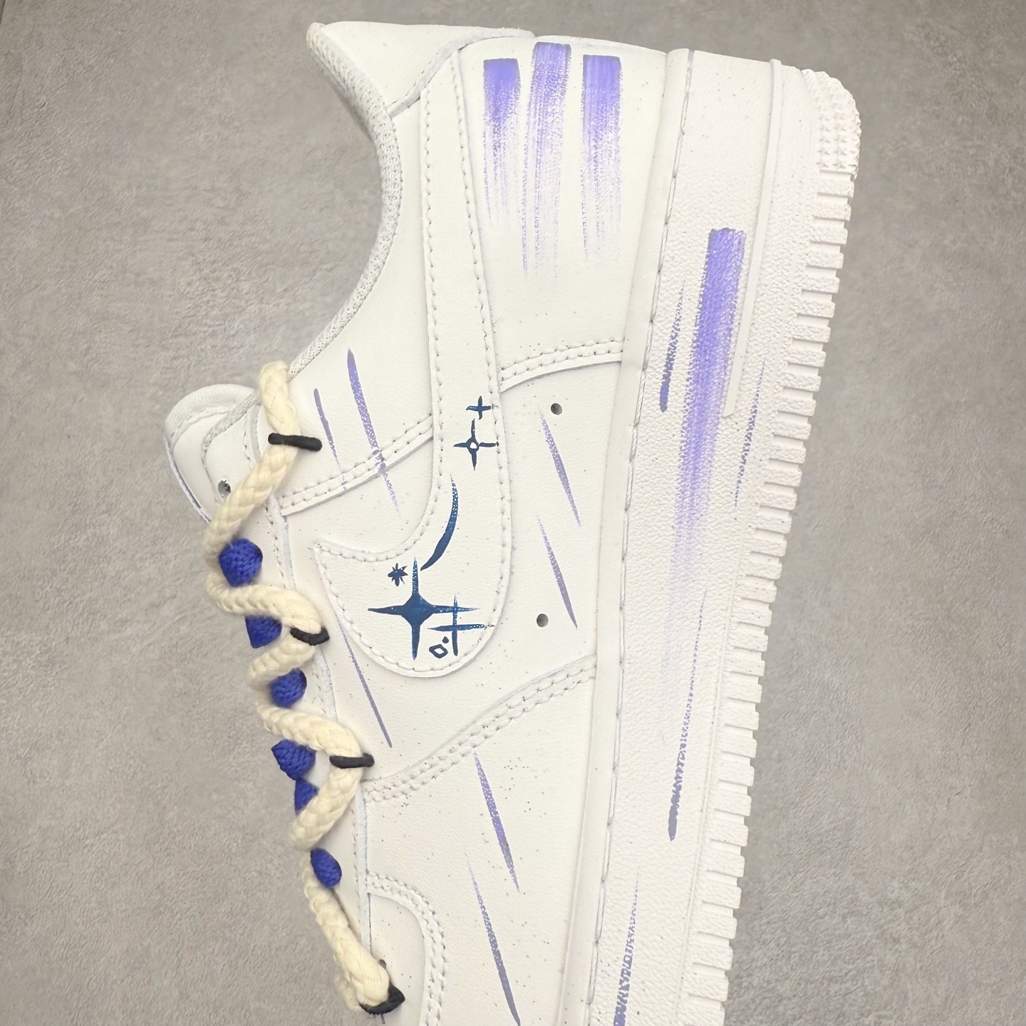 图片[7]-NK Air Force 1´07 Low 空军一号低帮百搭休闲运动板鞋 星座622-722 柔软、弹性十足的缓震性能和出色的中底设计 横跨复古与现代的外型结合 造就出风靡全球 三十多年的Force 1 直到今天还深受青睐 实拍调校N版已经零色差零失真 百分百还原实物色彩所见即所得 不存在货不对板色差等低级问题 选购参考实物拍摄 不混卖不参货 只用心做好货严格选品 承诺混一赔十 尺码：36 36.5 37.5 38 38.5 39 40 40.5 41 42 42.5 43 44 44.5 45-选品中心