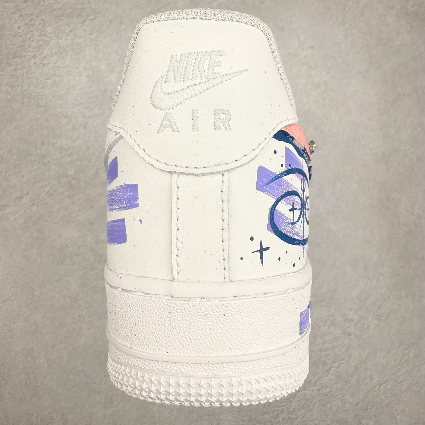 图片[8]-NK Air Force 1´07 Low 空军一号低帮百搭休闲运动板鞋 星座622-722 柔软、弹性十足的缓震性能和出色的中底设计 横跨复古与现代的外型结合 造就出风靡全球 三十多年的Force 1 直到今天还深受青睐 实拍调校N版已经零色差零失真 百分百还原实物色彩所见即所得 不存在货不对板色差等低级问题 选购参考实物拍摄 不混卖不参货 只用心做好货严格选品 承诺混一赔十 尺码：36 36.5 37.5 38 38.5 39 40 40.5 41 42 42.5 43 44 44.5 45-选品中心