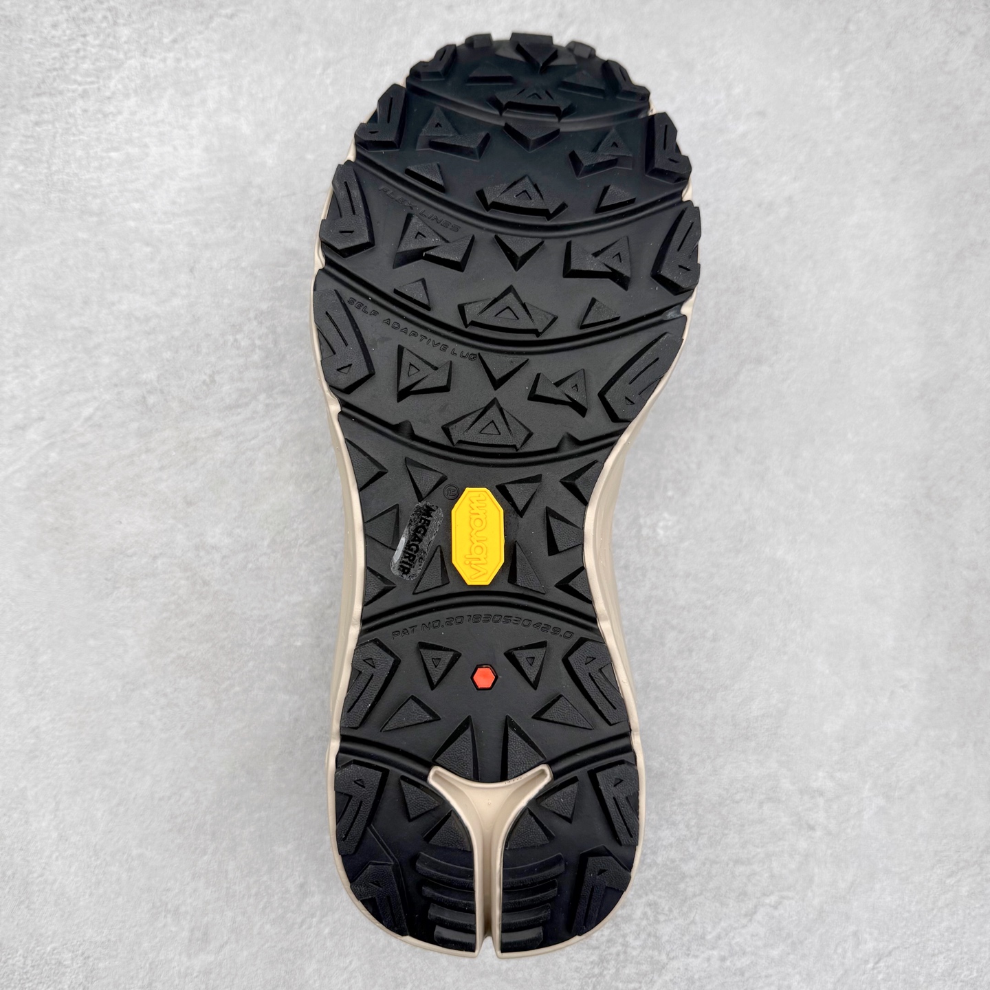 图片[9]-凯乐石 KAILAS 山行2代 GTX 25款舒适缓冲徒步 织物TPU减震防滑透气包裹性轻便低帮超强抓地力越野跑步鞋 KAILAS凯乐石品牌是全球三大全系攀登品牌之一，于2003年创立于中国广州，致力于为有攀登梦想的户外运动员及爱好者，研发制造功能性专业装备，满足他们在极限环境下安全舒适的需求，凯乐石专注于科技面料的开发及专业功能设计，产品线覆盖登山、攀岩、徒步、越野跑山、露营、旅行等多项户外运动，通过运动员的测试反馈，不断进化迭代，产品荣获国内外大奖71座，发明专利21个，更突破性的自主研发攀登器械，打造出中国的攀登硬实力。实拍调校N版已经零色差零失真 百分百还原实物色彩所见即所得 不存在货不对板色差等低级问题 选购参考实物拍摄 不混卖不参货 只用心做好货严格选品 承诺混一赔十 尺码：36 36.5 37.5 38 38.5 39 40 40.5 41 42 42.5 43 44 44.5 45-选品中心