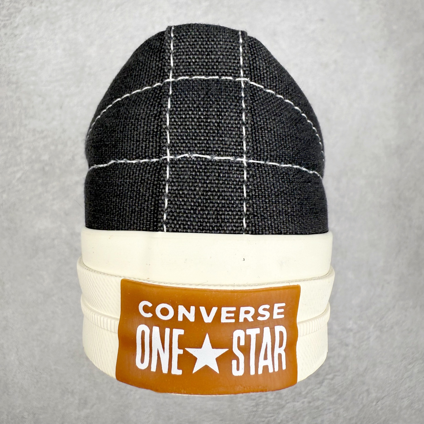 图片[8]-Converse One Star 一星黑灰 以经典One Star鞋型为蓝本 在标志性的星星图案周围增加了磨边的细节 配上水洗帆布鞋面 呈现褪色效果的做旧感 高清洁硫化工艺 货号：164360C 尺码：35 36 36.5 37 37.5 38 38.5 39 39.5 40 41 41.5 42 42.5 43 44-选品中心