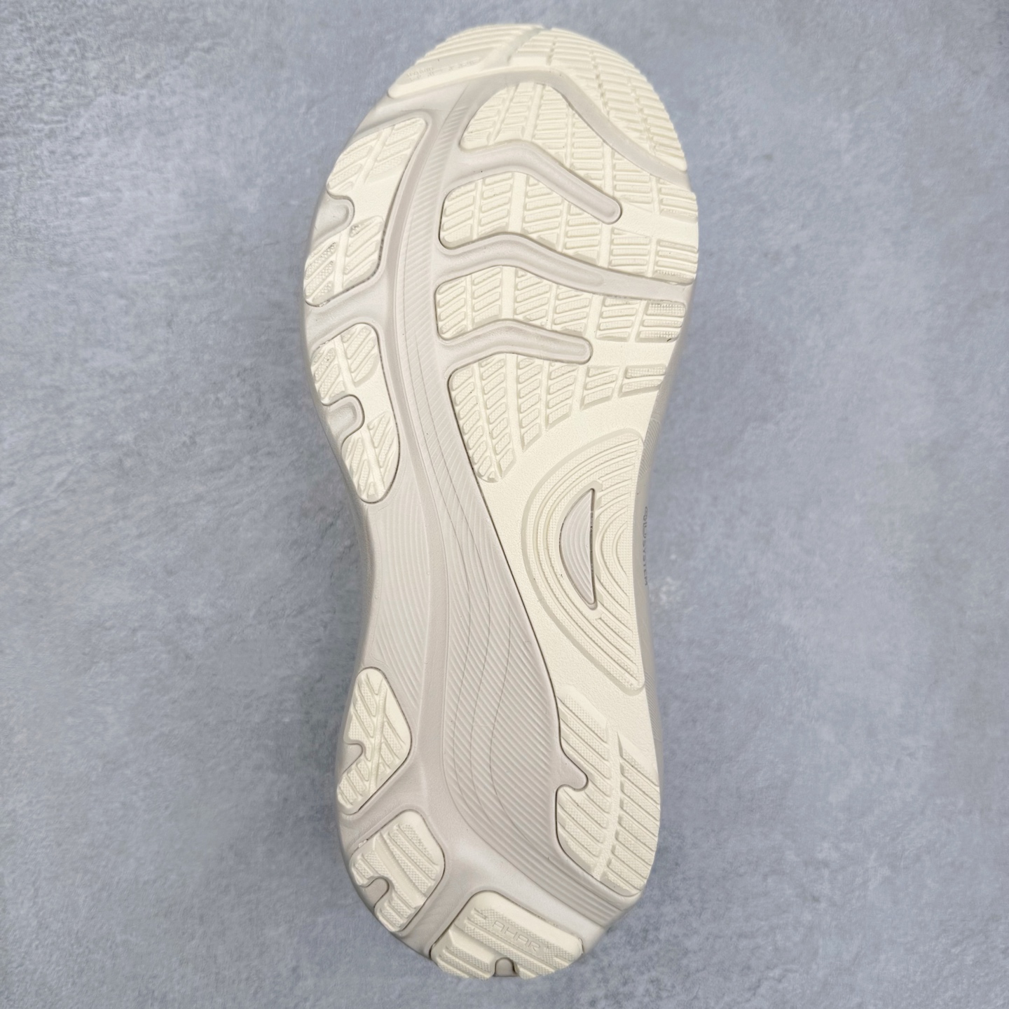 图片[9]-Asics Gel-Kayano 32 亚瑟士卡亚诺32代低帮专业有氧超轻量休闲运动全能慢跑鞋全球知名运动品牌ASICS正式推出新款GEL-KAYANO 32跑鞋，旨在通过全新稳定结构以提升产品可适性，满足跑者的足部稳定需求，让每一位跑者从起跑到结束都能够感受到焕然一新的稳定性与舒适性，从而帮助更多人找到身心平衡，获得自在舒适的健康生活方式。秉持着ASICS亚瑟士的设计哲学，全新一代GEL-KAYANO 32应运而生。为进一步升级产品的稳定性，GEL-KAYANO 采用了全新4D引导系统，通过内侧稳定装置提升可适性，满足足部稳定需求，帮助足弓迅速返回到平衡位置。作为基于生物力学研究打造的全新稳定结构，4D引导系统不仅提升了跑鞋对双脚的支撑性，它还将人体不同的运动状态纳入设计考量，帮助跑者在多种跑动强度下获得充足的稳定性和理想的舒适度。尺码：36 37 37.5 38 39.5 40 40.5 41.5 42 42.5 43.5 44 44.5 45-选品中心