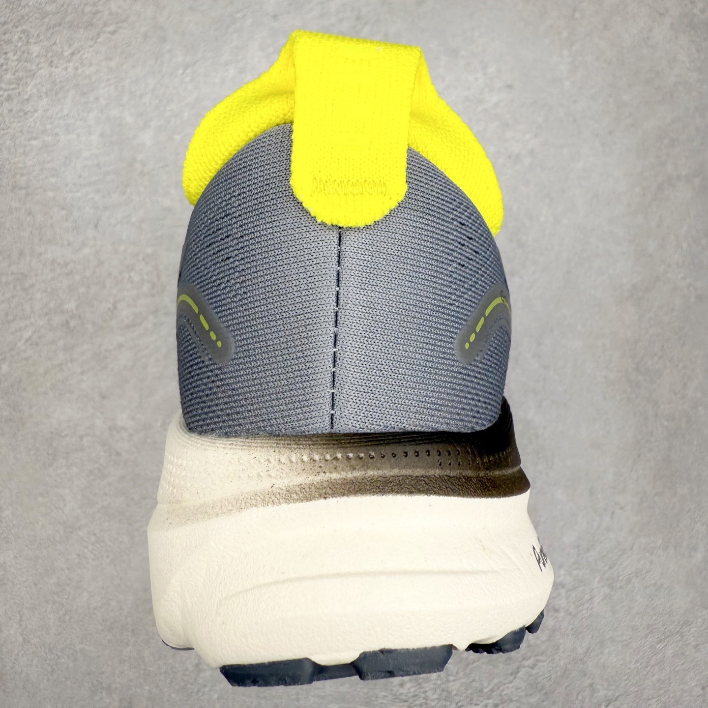 图片[8]-Asics Gel-Kayano 32 亚瑟士卡亚诺32代低帮专业有氧超轻量休闲运动全能慢跑鞋全球知名运动品牌ASICS正式推出新款GEL-KAYANO 32跑鞋，旨在通过全新稳定结构以提升产品可适性，满足跑者的足部稳定需求，让每一位跑者从起跑到结束都能够感受到焕然一新的稳定性与舒适性，从而帮助更多人找到身心平衡，获得自在舒适的健康生活方式。秉持着ASICS亚瑟士的设计哲学，全新一代GEL-KAYANO 32应运而生。为进一步升级产品的稳定性，GEL-KAYANO 采用了全新4D引导系统，通过内侧稳定装置提升可适性，满足足部稳定需求，帮助足弓迅速返回到平衡位置。作为基于生物力学研究打造的全新稳定结构，4D引导系统不仅提升了跑鞋对双脚的支撑性，它还将人体不同的运动状态纳入设计考量，帮助跑者在多种跑动强度下获得充足的稳定性和理想的舒适度。尺码：36 37 37.5 38 39.5 40 40.5 41.5 42 42.5 43.5 44 44.5 45-选品中心