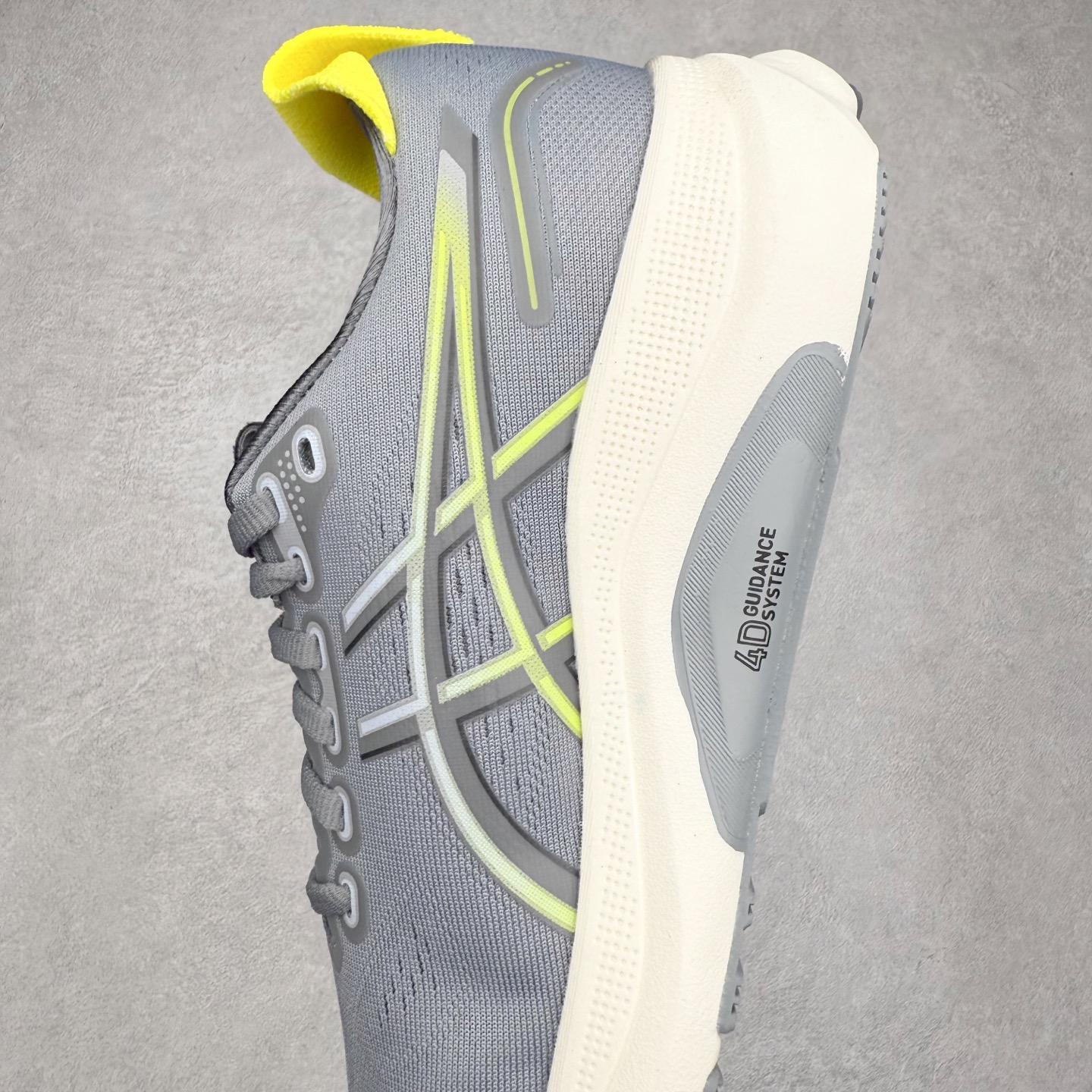 图片[7]-Asics Gel-Kayano 32 亚瑟士卡亚诺32代低帮专业有氧超轻量休闲运动全能慢跑鞋全球知名运动品牌ASICS正式推出新款GEL-KAYANO 32跑鞋，旨在通过全新稳定结构以提升产品可适性，满足跑者的足部稳定需求，让每一位跑者从起跑到结束都能够感受到焕然一新的稳定性与舒适性，从而帮助更多人找到身心平衡，获得自在舒适的健康生活方式。秉持着ASICS亚瑟士的设计哲学，全新一代GEL-KAYANO 32应运而生。为进一步升级产品的稳定性，GEL-KAYANO 采用了全新4D引导系统，通过内侧稳定装置提升可适性，满足足部稳定需求，帮助足弓迅速返回到平衡位置。作为基于生物力学研究打造的全新稳定结构，4D引导系统不仅提升了跑鞋对双脚的支撑性，它还将人体不同的运动状态纳入设计考量，帮助跑者在多种跑动强度下获得充足的稳定性和理想的舒适度。尺码：36 37 37.5 38 39.5 40 40.5 41.5 42 42.5 43.5 44 44.5 45-选品中心